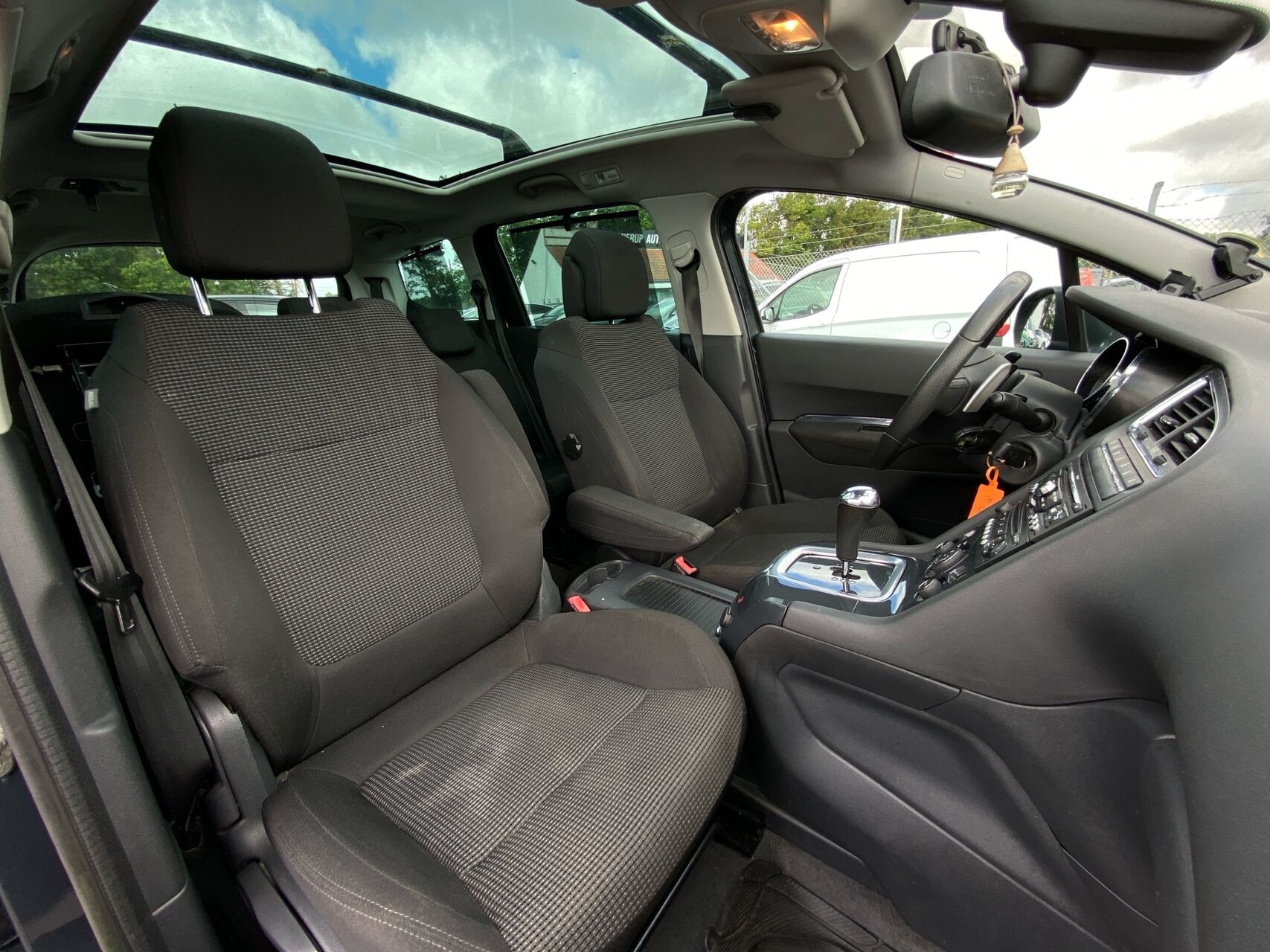 Billede af Peugeot 5008 1,6 e-HDi Active 112HK 5d 6g Aut.