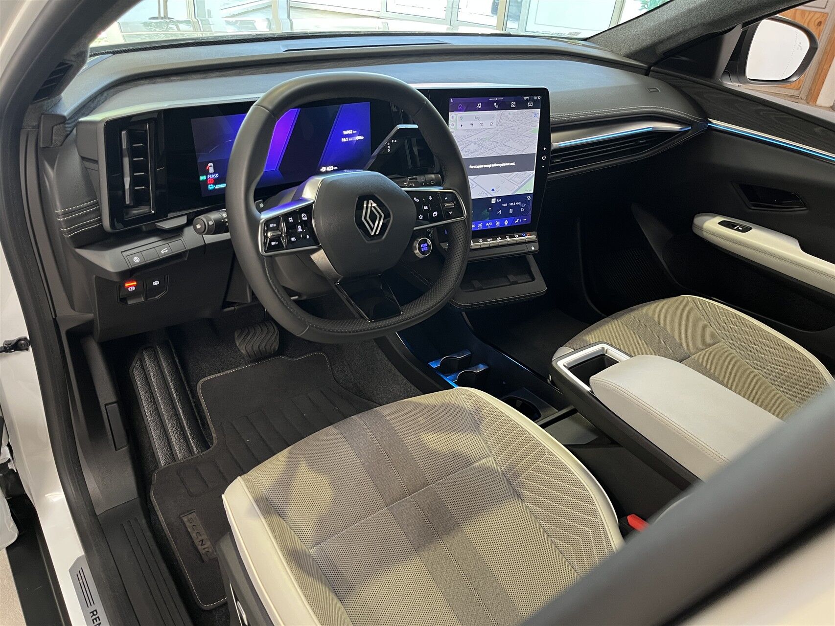 Billede af Renault Scénic E-TECH Iconic 87 kWh 220HK Aut. 