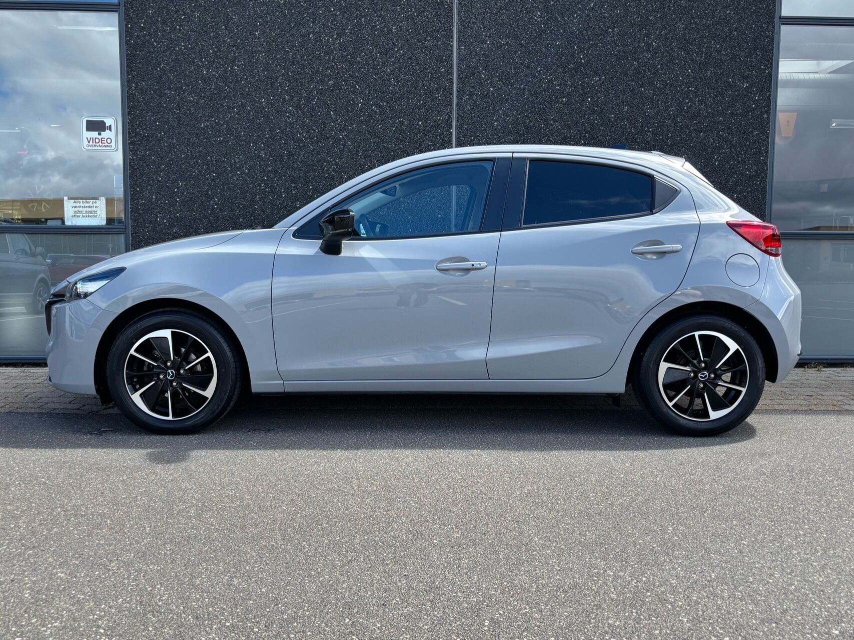 Billede af Mazda 2 1,5 Skyactiv-G Homura AKA 90HK 5d 6g Aut.