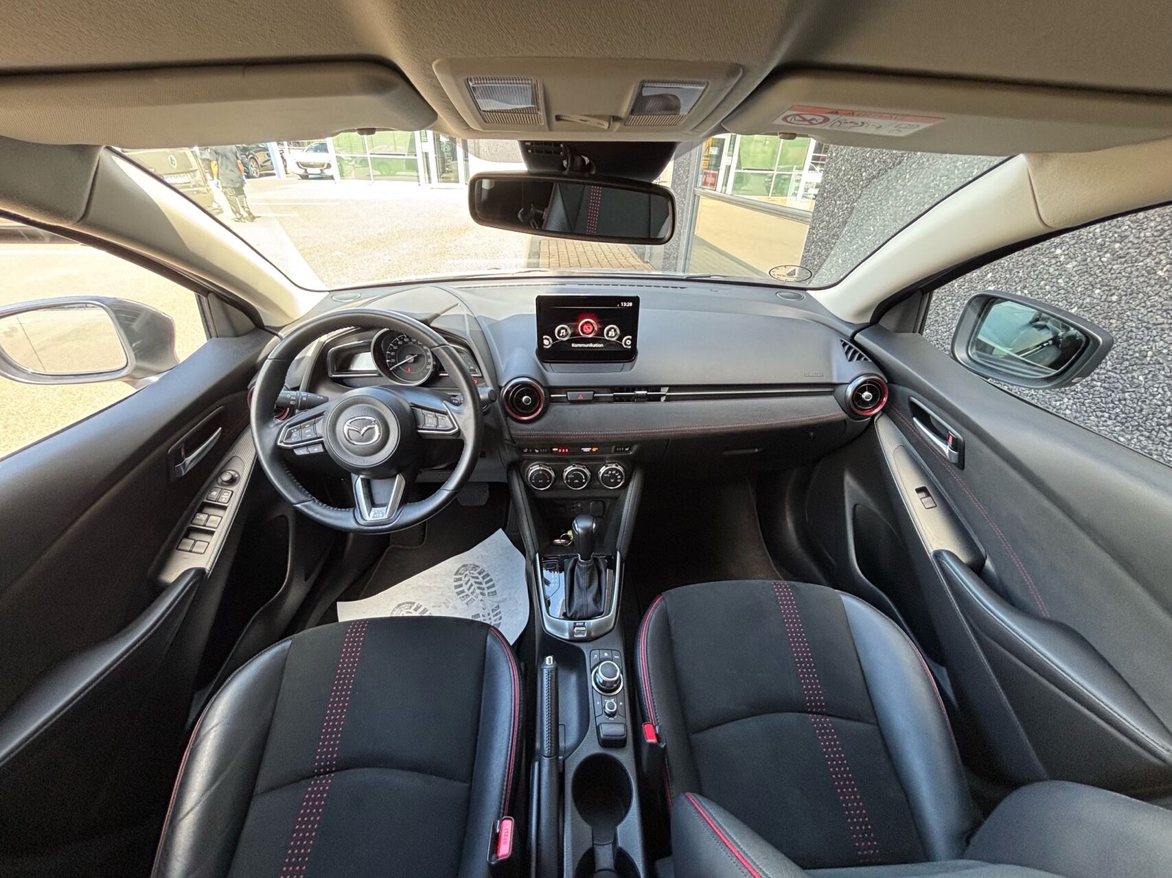Billede af Mazda 2 1,5 Skyactiv-G Homura AKA 90HK 5d 6g Aut.