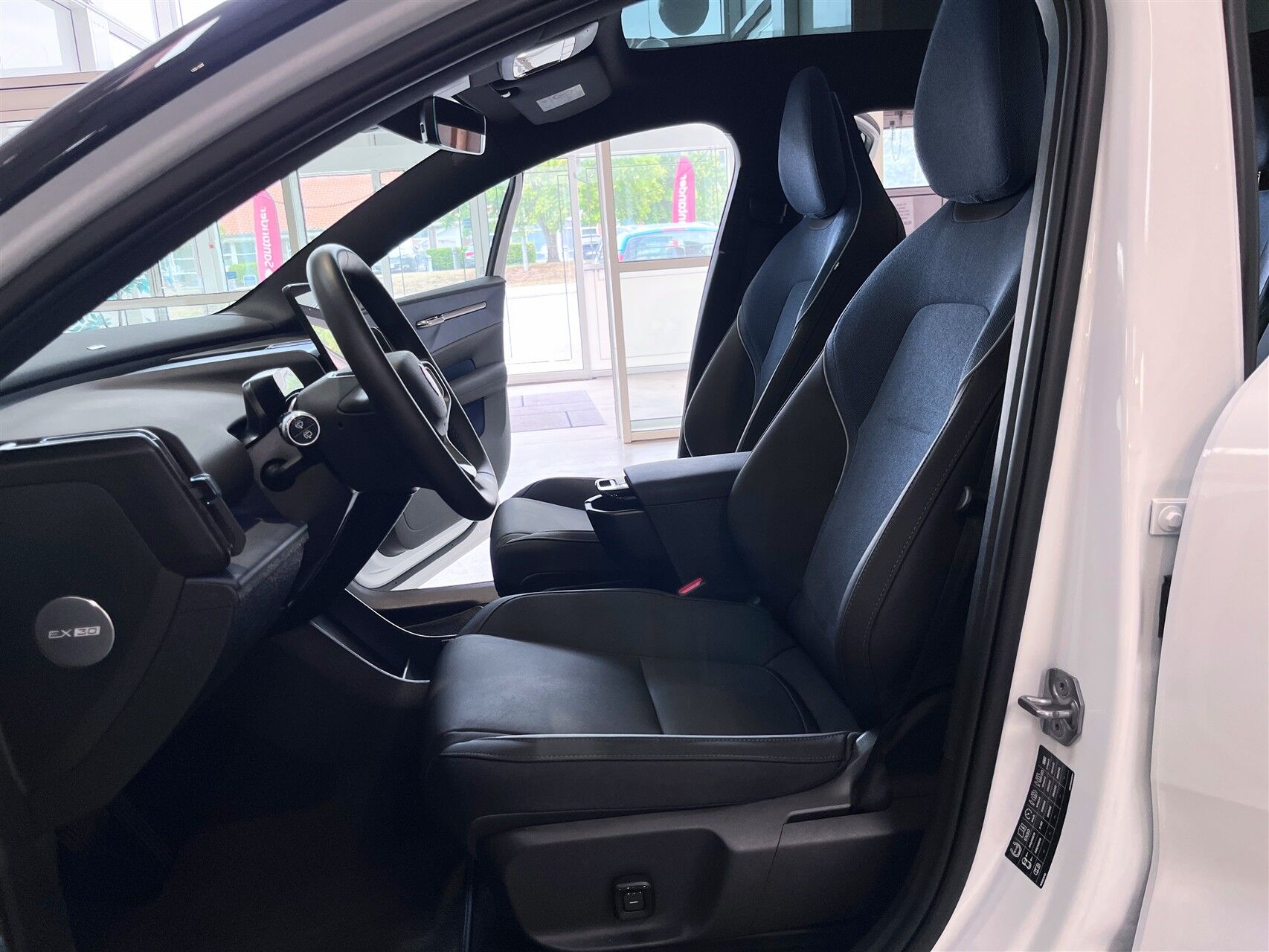 Billede af Volvo EX30 Twin Motor Performance Ultra AWD 428HK 5d Aut.
