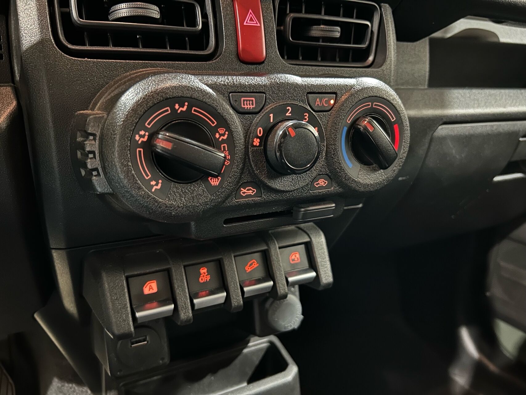 Billede af Suzuki Jimny 1,5 Touch AllGrip 102HK 3d