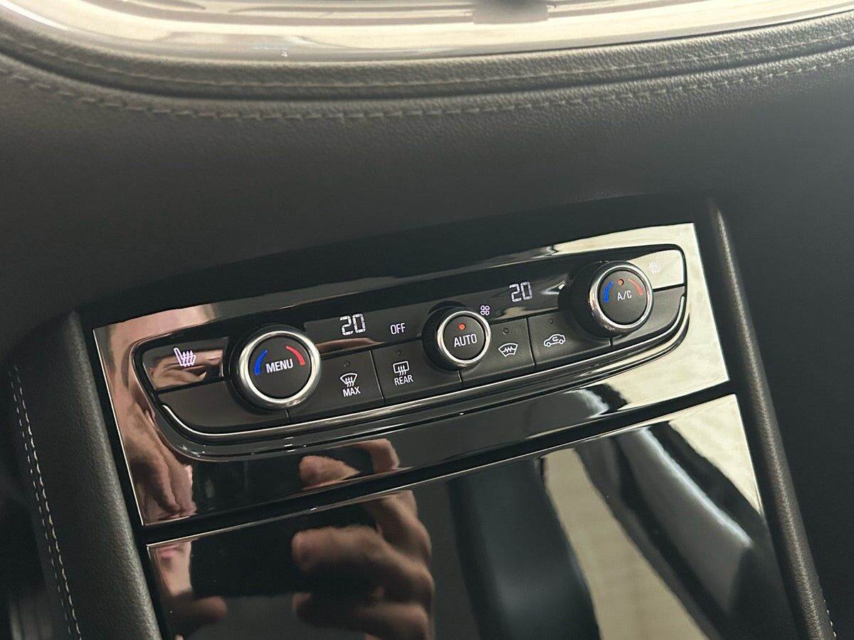 Billede af Opel Grandland X 1,6 PHEV  Plugin-hybrid Ultimate 225HK 5d 8g Aut.