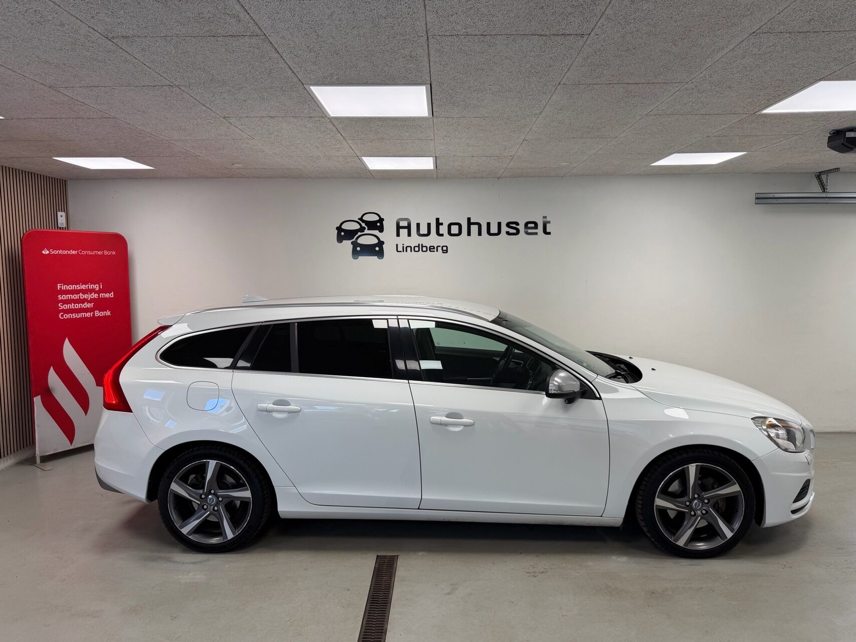 Billede af Volvo V60 2,4 D5 R-design 215HK Stc 6g Aut.