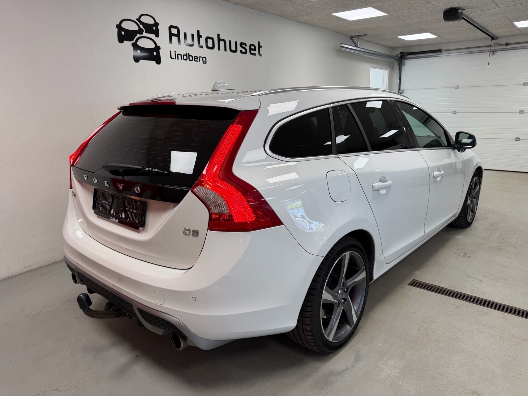 Billede af Volvo V60 2,4 D5 R-design 215HK Stc 6g Aut.