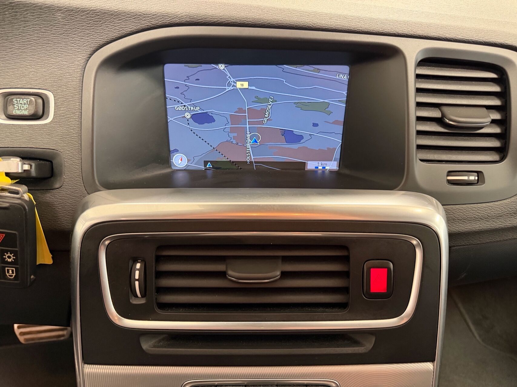 Billede af Volvo V60 2,4 D5 R-design 215HK Stc 6g Aut.