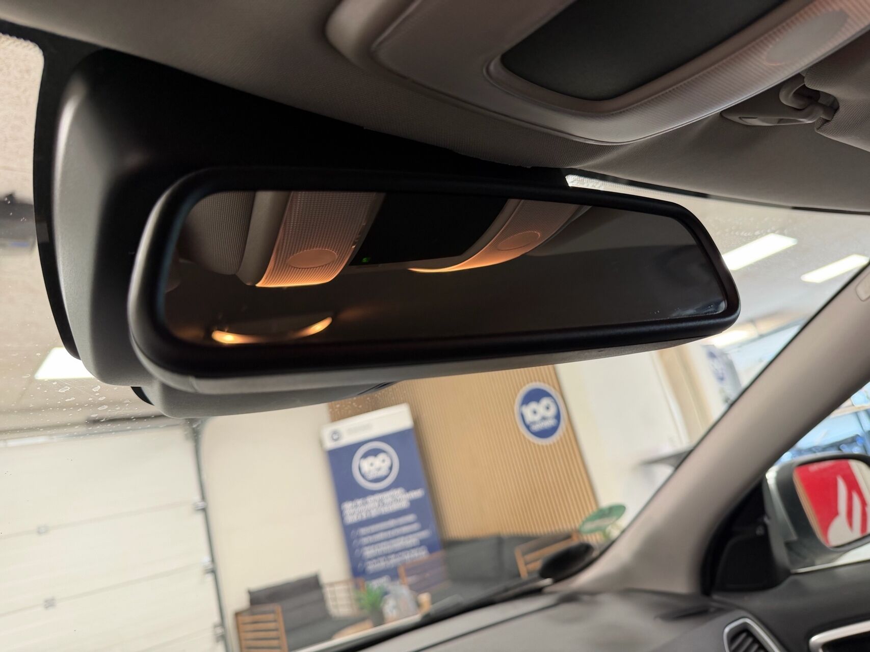 Billede af Volvo V60 2,4 D5 R-design 215HK Stc 6g Aut.