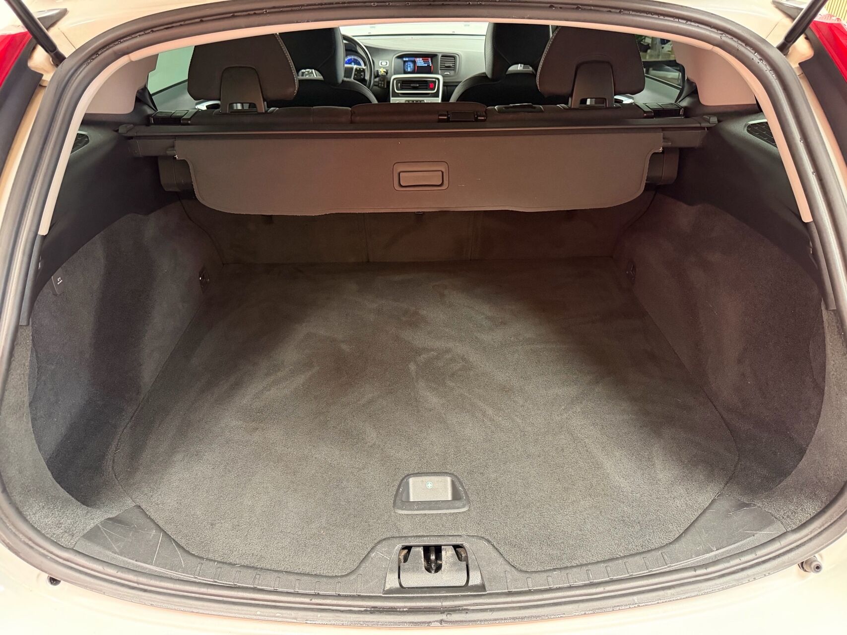 Billede af Volvo V60 2,4 D5 R-design 215HK Stc 6g Aut.