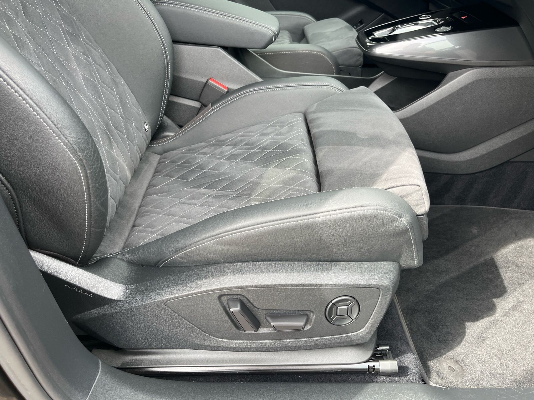 Billede af Audi Q4 Sportback 40 E-tron S Line 204HK 5d Aut.