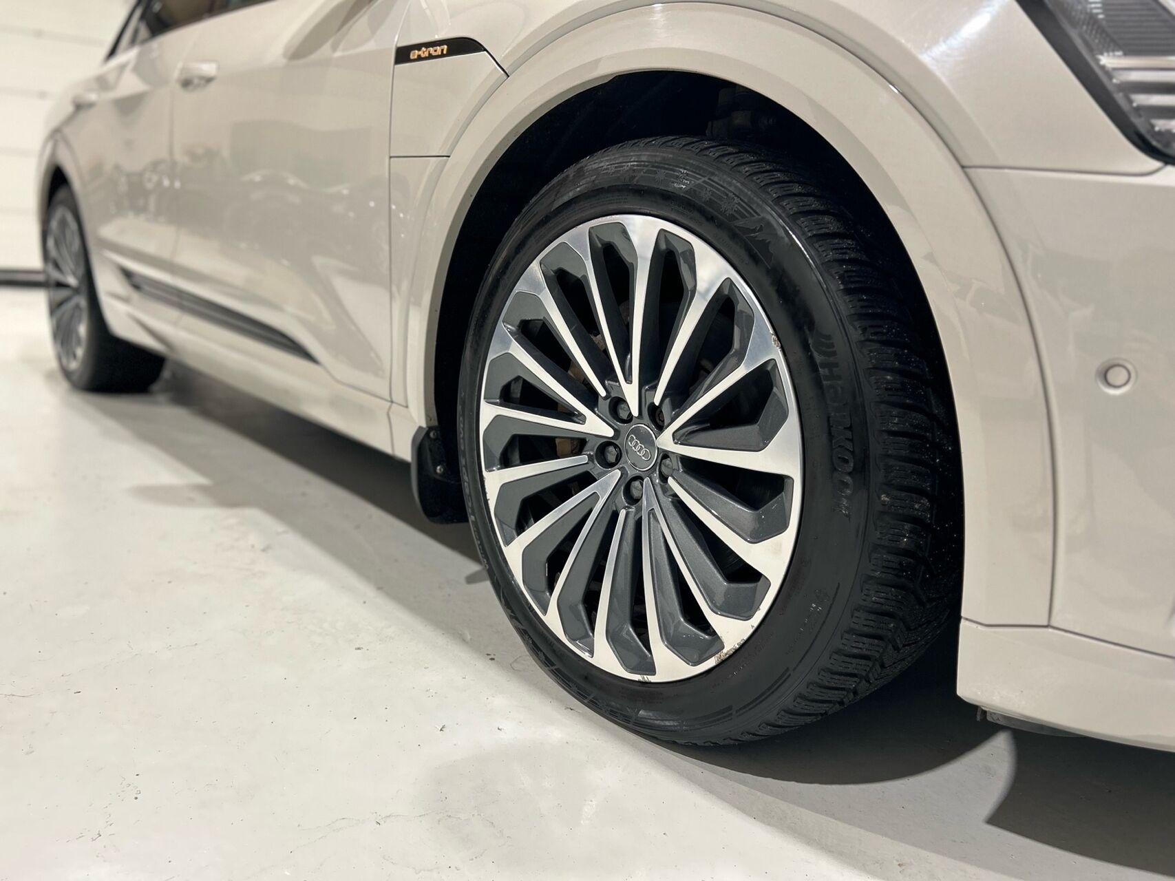 Billede af Audi E-tron 55 Advanced Quattro 408HK 5d Aut.