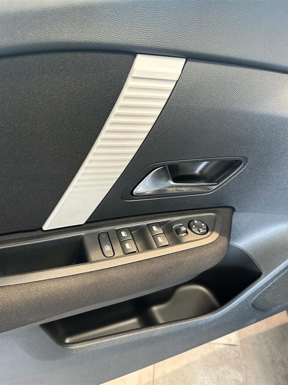 Billede af Citroën e-C4 EL You! 136HK 5d Aut.