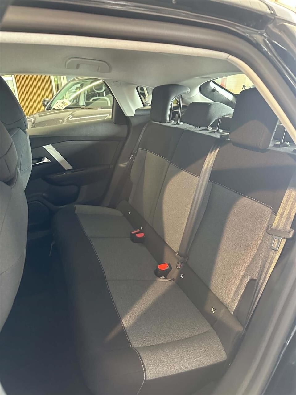 Billede af Citroën e-C4 EL You! 136HK 5d Aut.