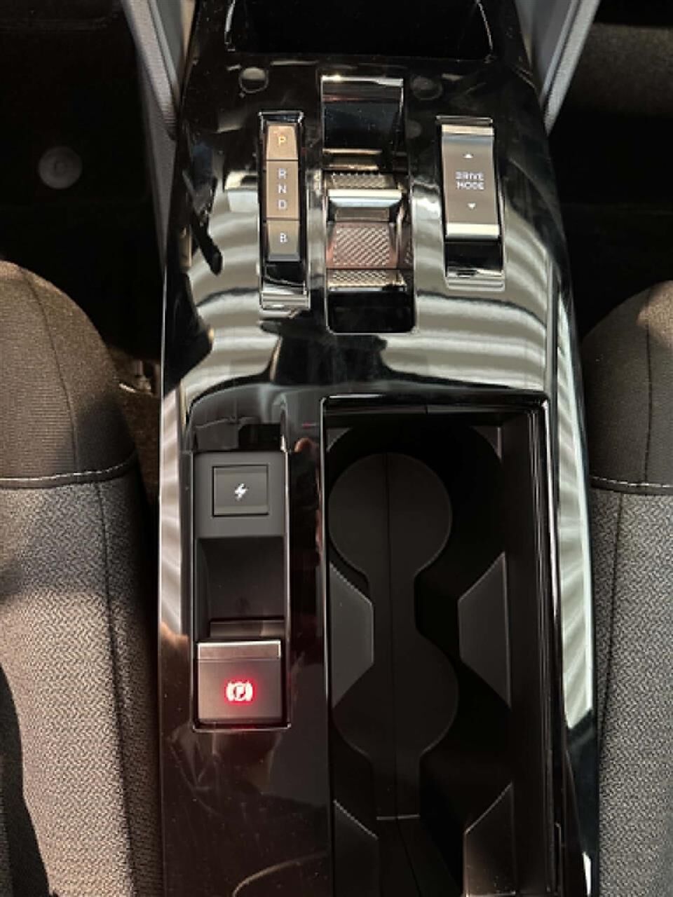 Billede af Citroën e-C4 EL You! 136HK 5d Aut.