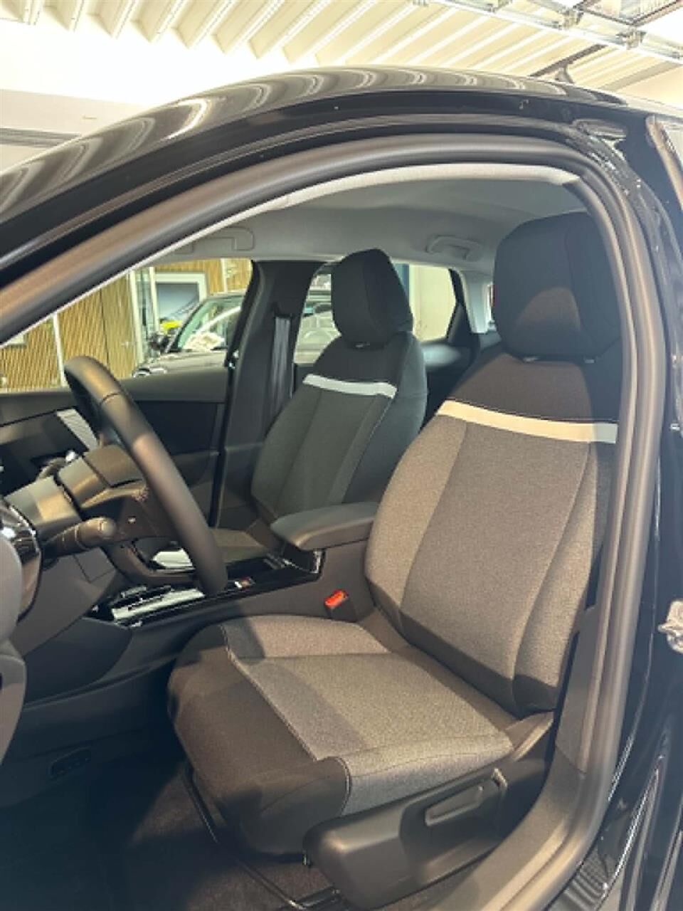 Billede af Citroën e-C4 EL You! 136HK 5d Aut.