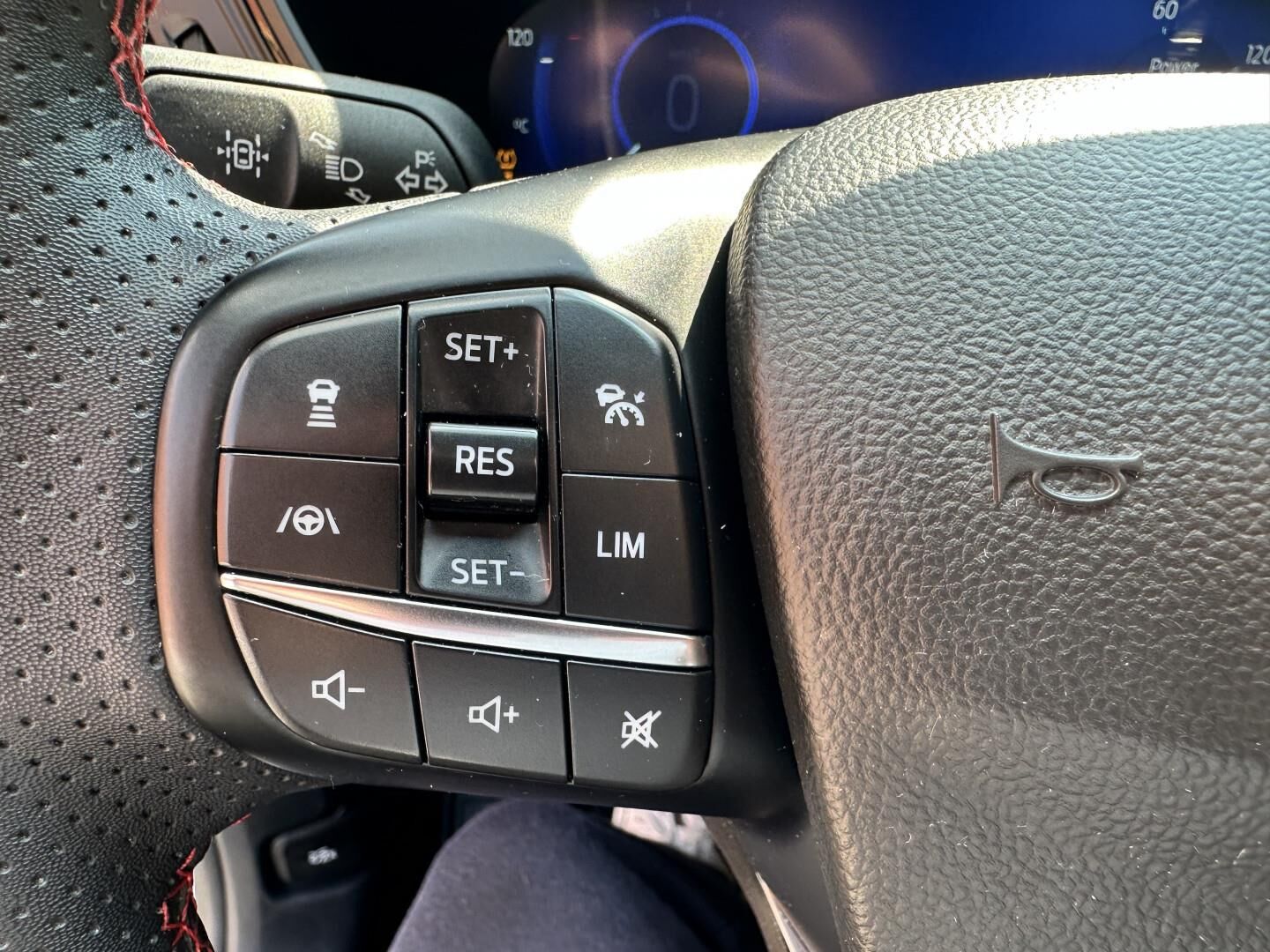 Billede af Ford Kuga 2,5 Plugin-hybrid ST-Line X CVT 225HK 5d Trinl. Gear