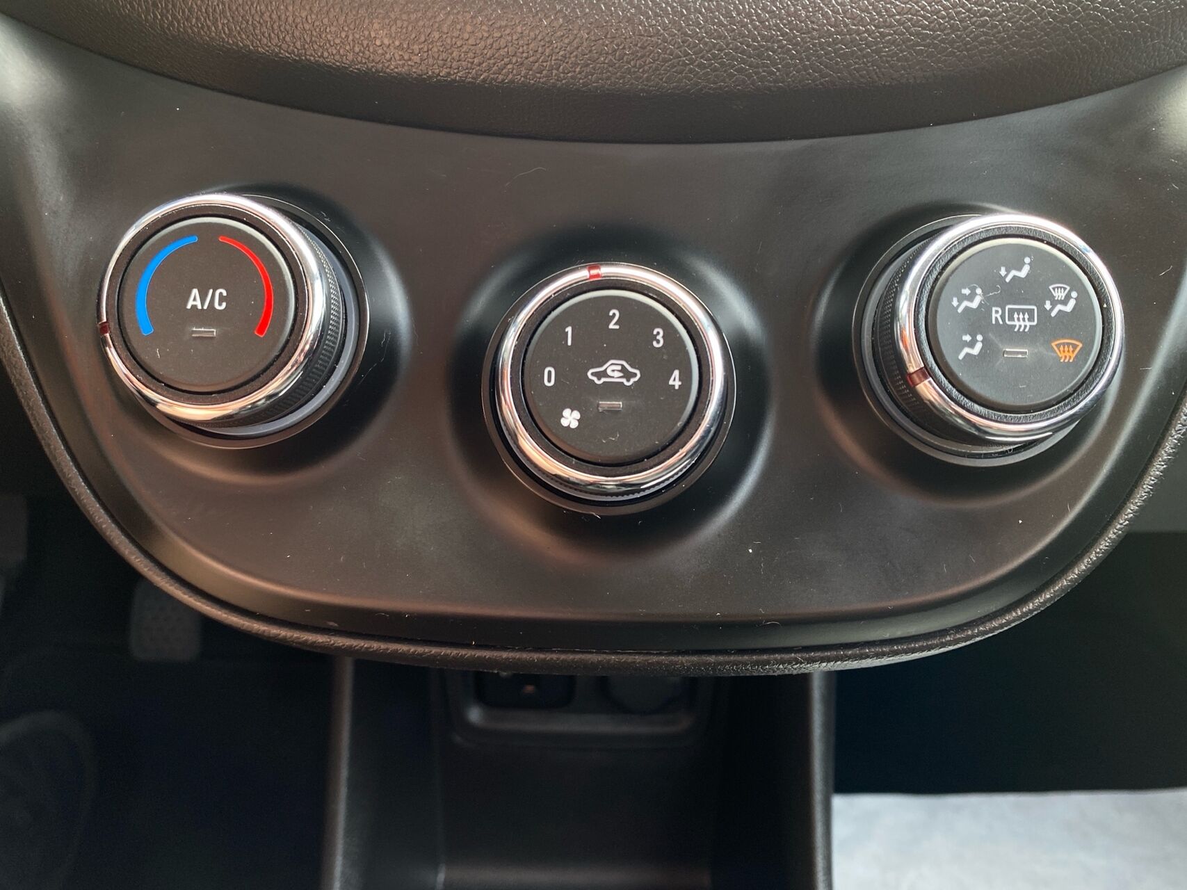 Billede af Opel Karl 1,0 Enjoy 75HK 5d
