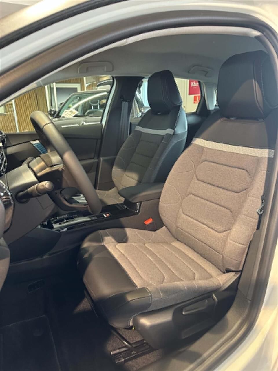 Billede af Citroën e-C4 EL Feel 136HK 5d Aut.