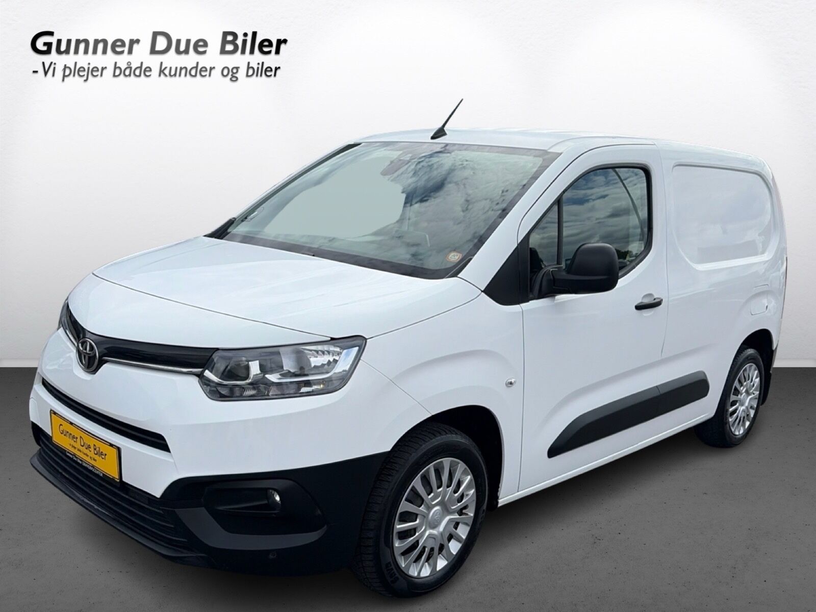 Billede af Toyota Proace City Medium 1,5 D Comfort Smart Active Vision Dobbelt Bagdør 102HK Van