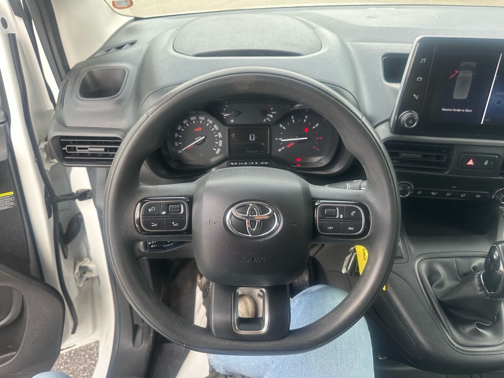 Billede af Toyota Proace City Medium 1,5 D Comfort Smart Active Vision Dobbelt Bagdør 102HK Van