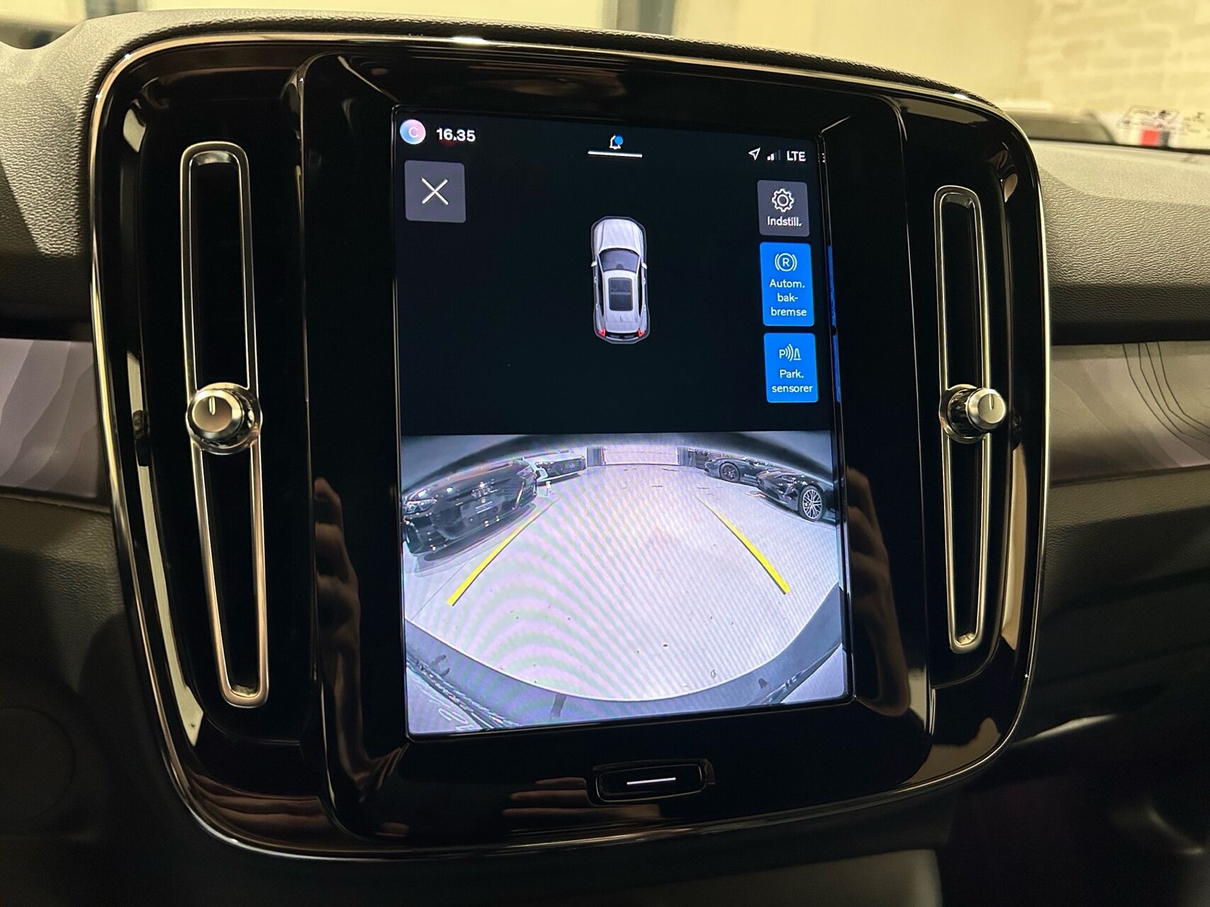 Billede af Volvo XC40 P6 Recharge Core 231HK 5d Aut.