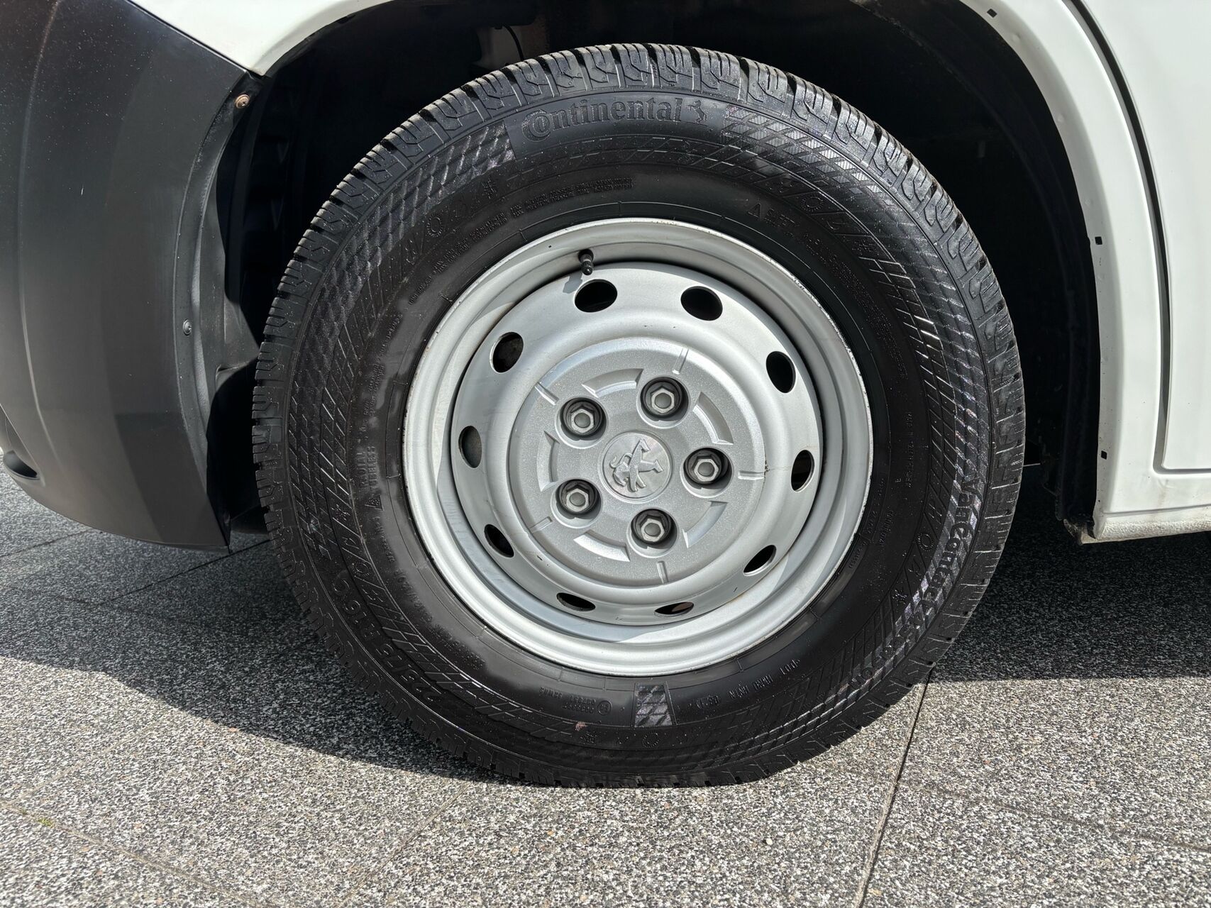 Billede af Peugeot e-Boxer 435 L3H2 EL Premium 122HK Van Aut.