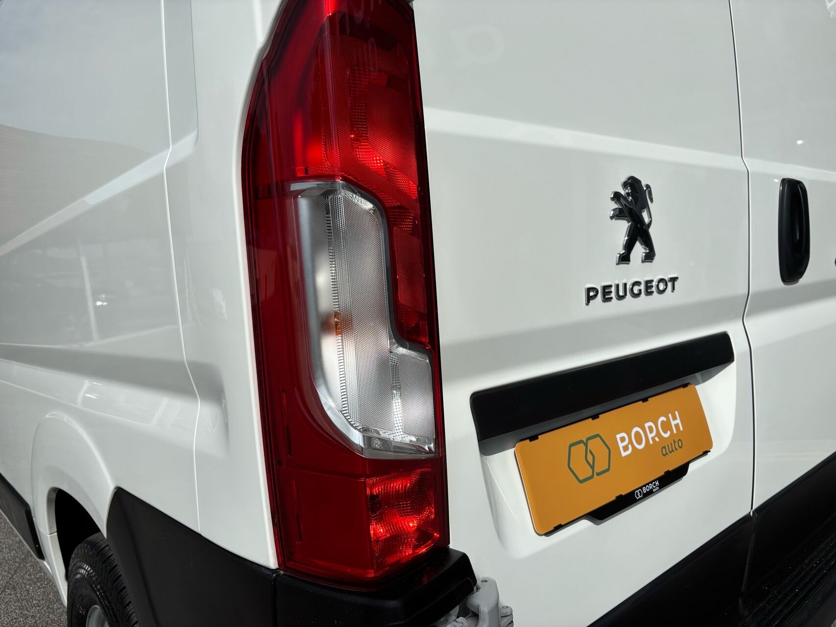 Billede af Peugeot e-Boxer 435 L3H2 EL Premium 122HK Van Aut.
