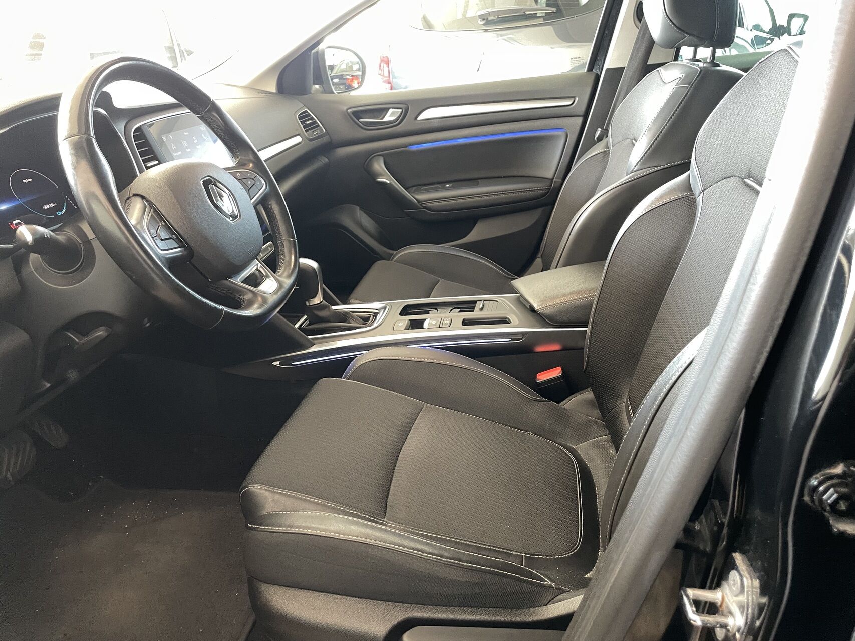 Billede af Renault Mégane Sport Tourer 1,6 E-TECH  Plugin-hybrid Intens 160HK Stc Aut.