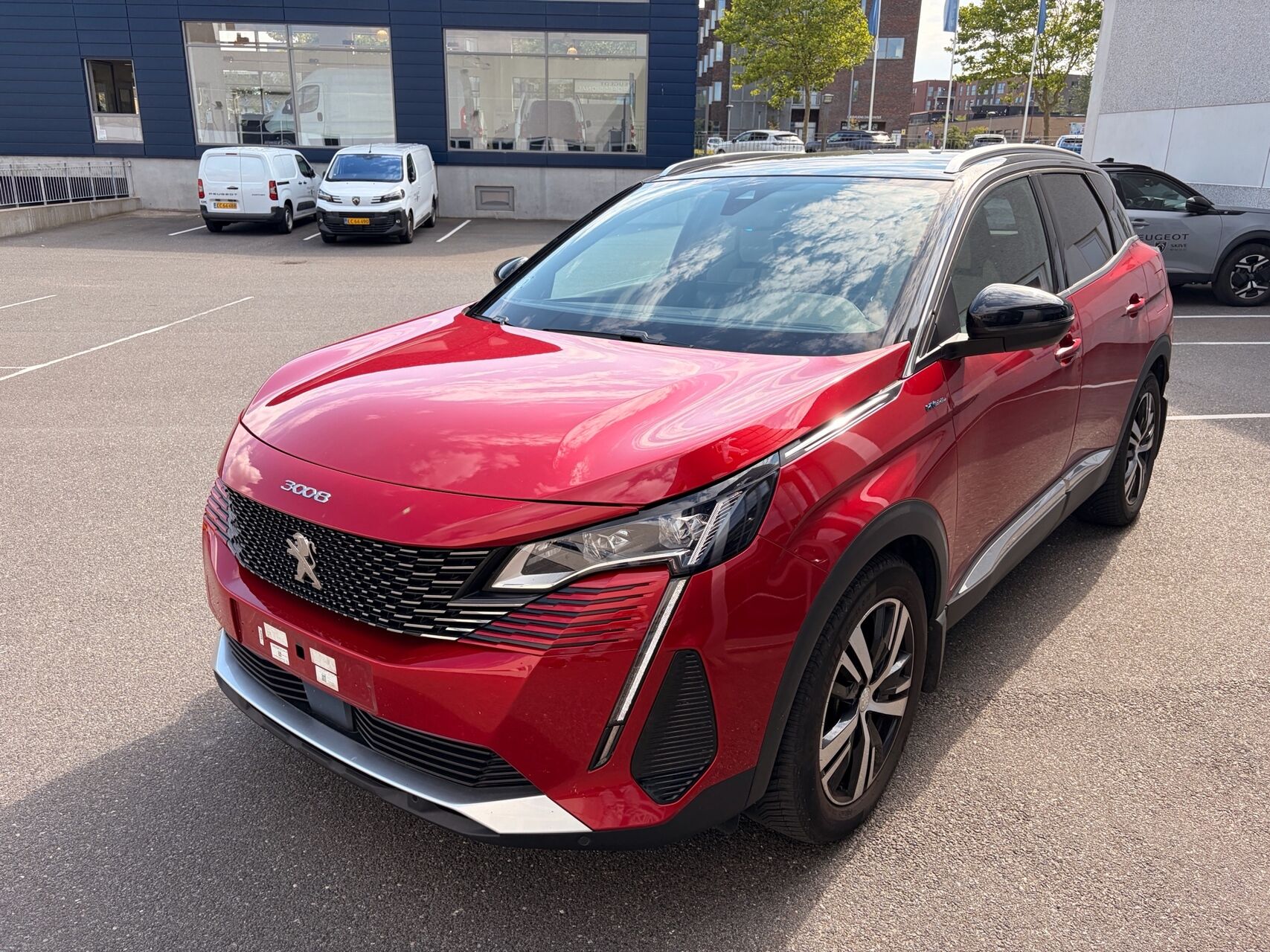 Billede af Peugeot 3008 1,6 PureTech  Plugin-hybrid GT First EAT8 225HK 5d 8g Aut.