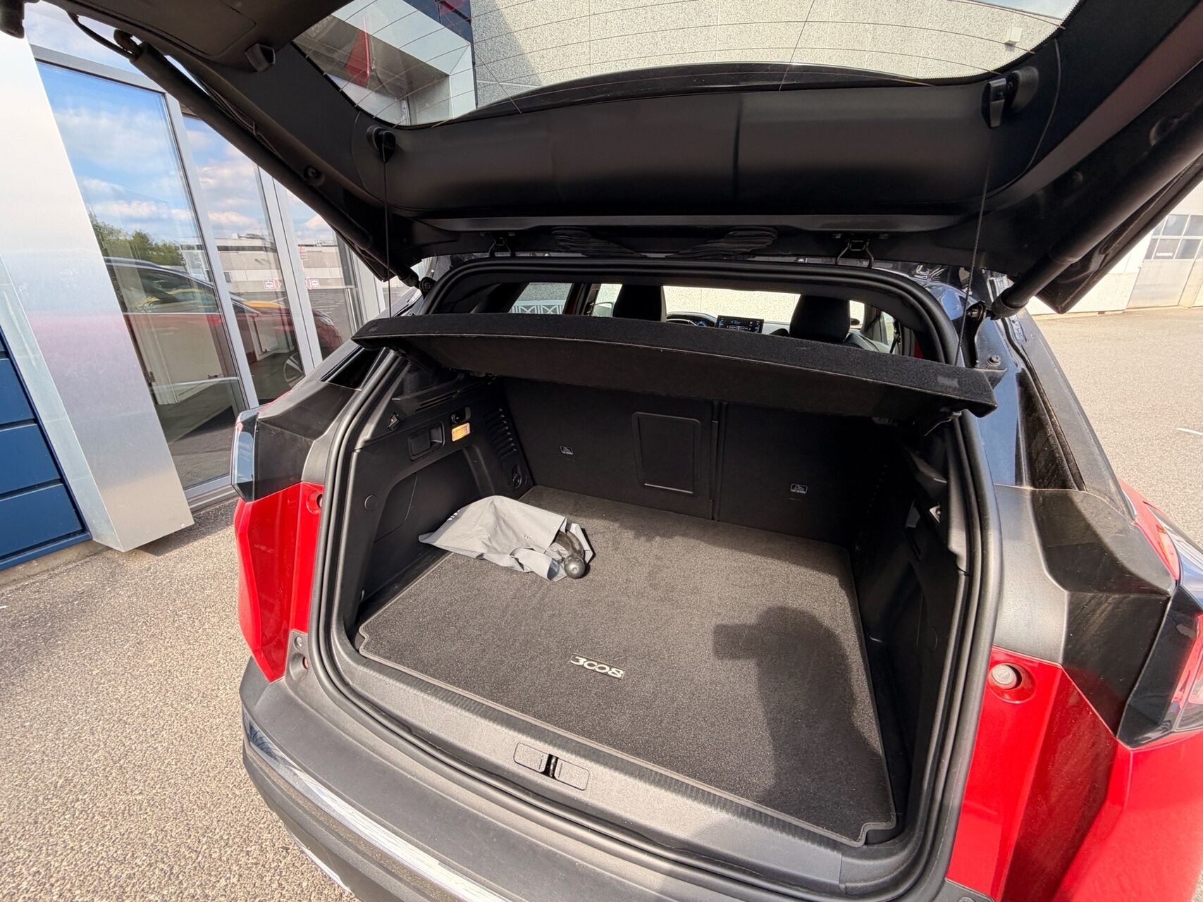 Billede af Peugeot 3008 1,6 PureTech  Plugin-hybrid GT First EAT8 225HK 5d 8g Aut.