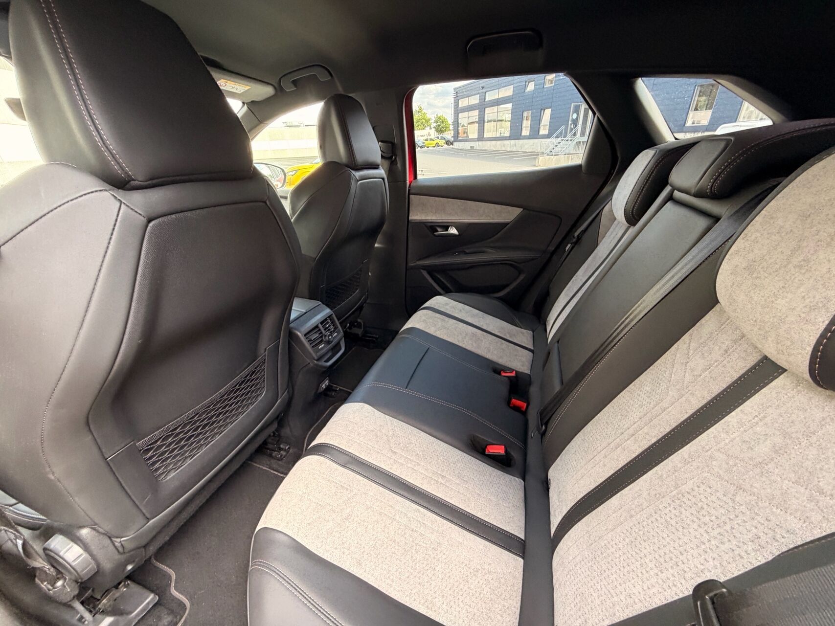 Billede af Peugeot 3008 1,6 PureTech  Plugin-hybrid GT First EAT8 225HK 5d 8g Aut.