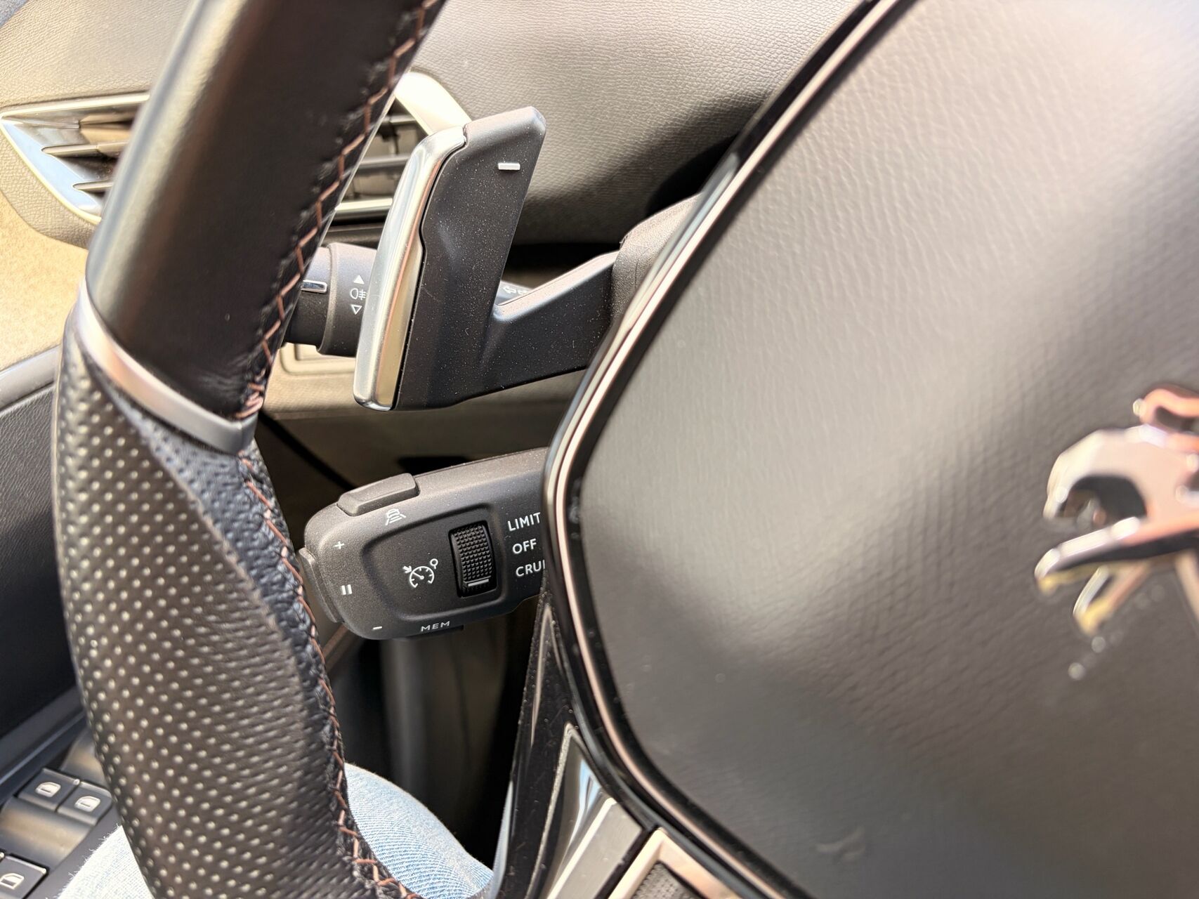 Billede af Peugeot 3008 1,6 PureTech  Plugin-hybrid GT First EAT8 225HK 5d 8g Aut.