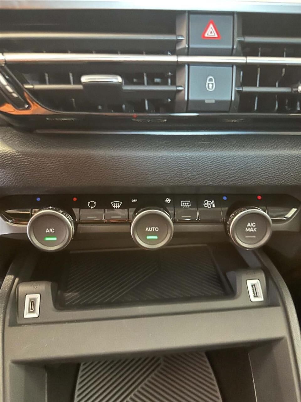 Billede af Citroën e-C4 EL Feel 136HK 5d Aut.