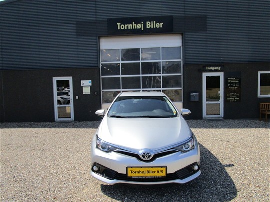 Toyota Auris 1,2 T T2 115HK 5d 6g