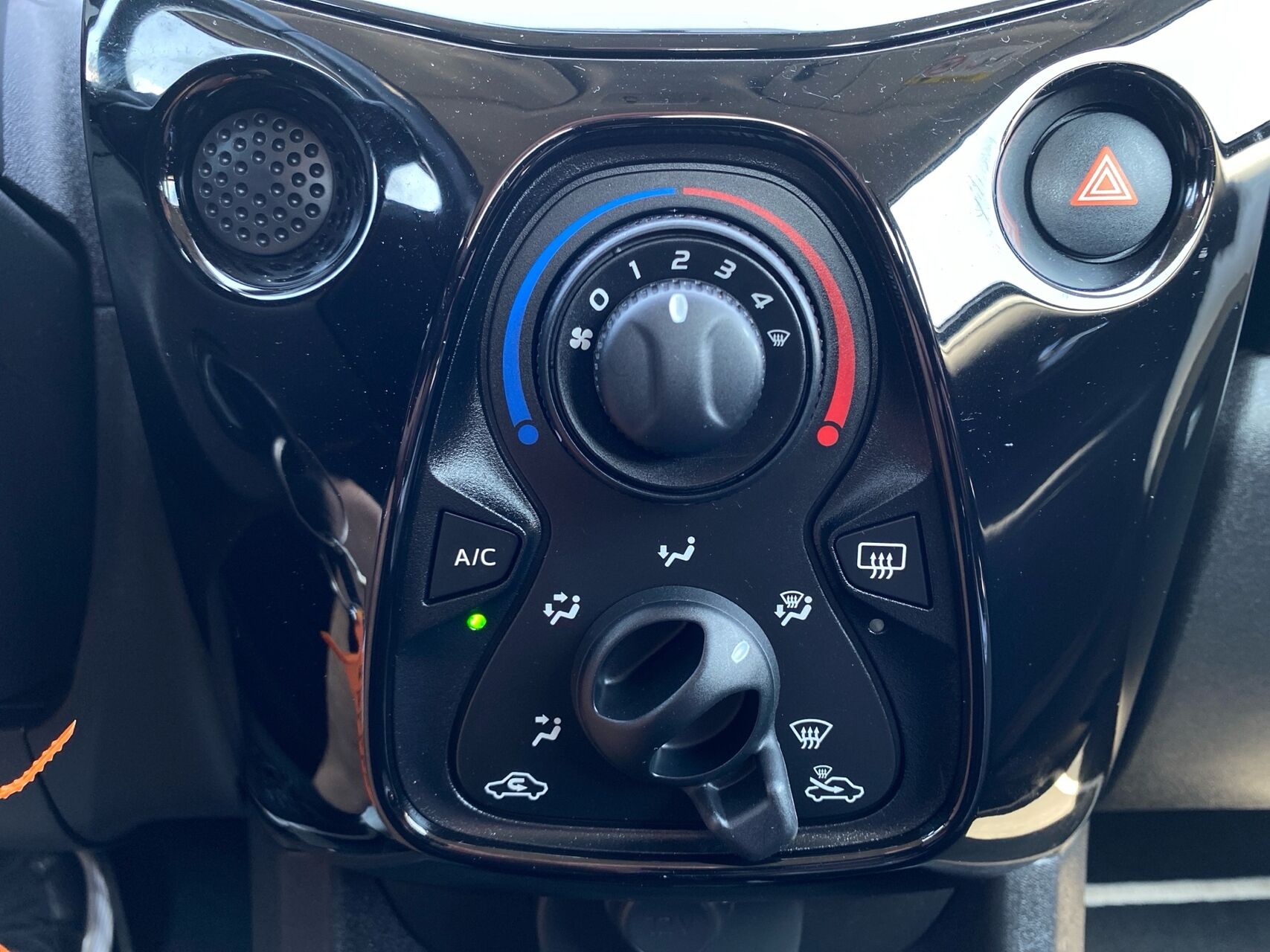 Billede af Toyota Aygo 1,0 VVT-I X-plore DAB+ 72HK 5d