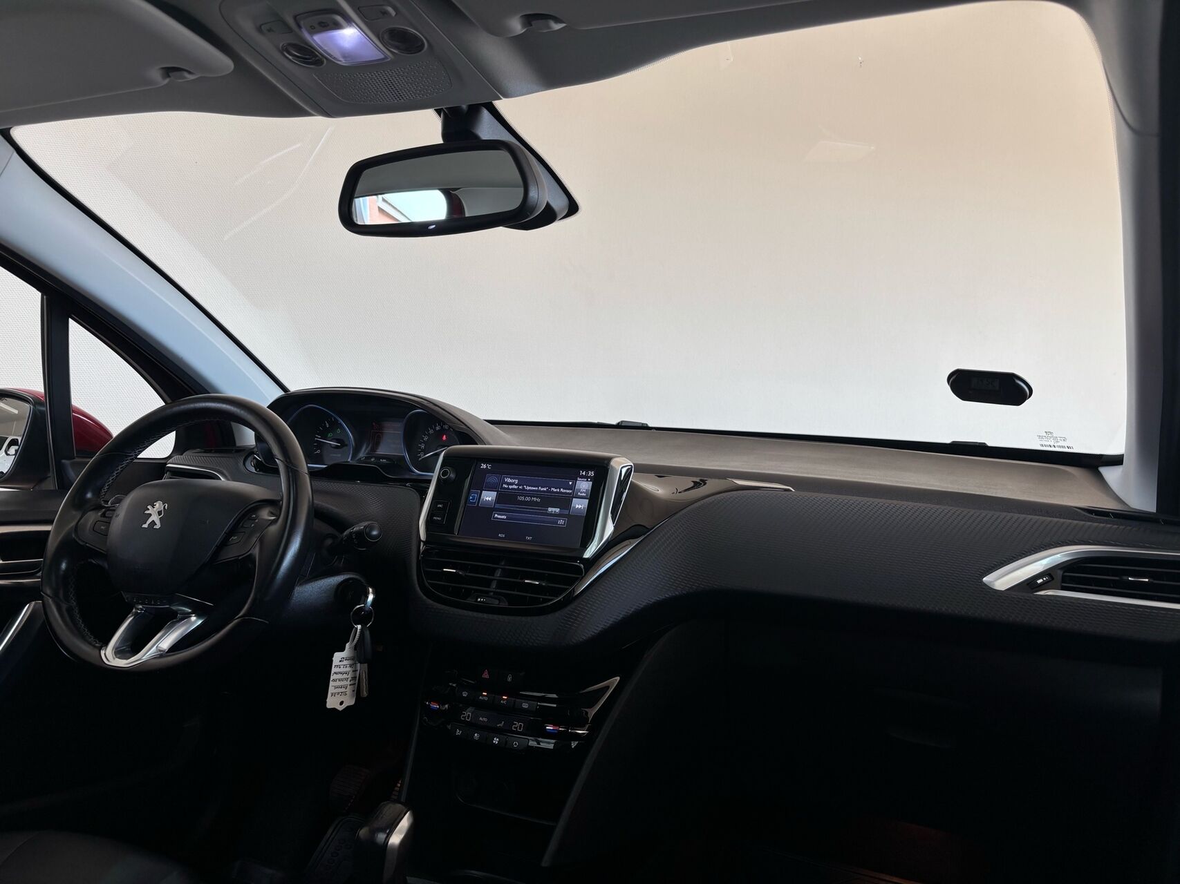 Billede af Peugeot 2008 1,6 BlueHDi Desire Sky 100HK