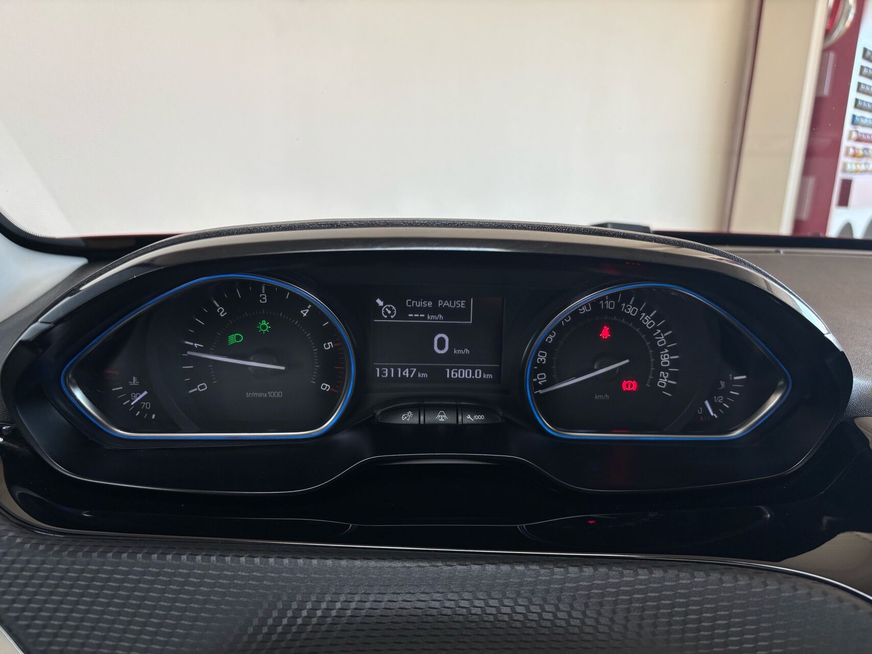 Billede af Peugeot 2008 1,6 BlueHDi Desire Sky 100HK