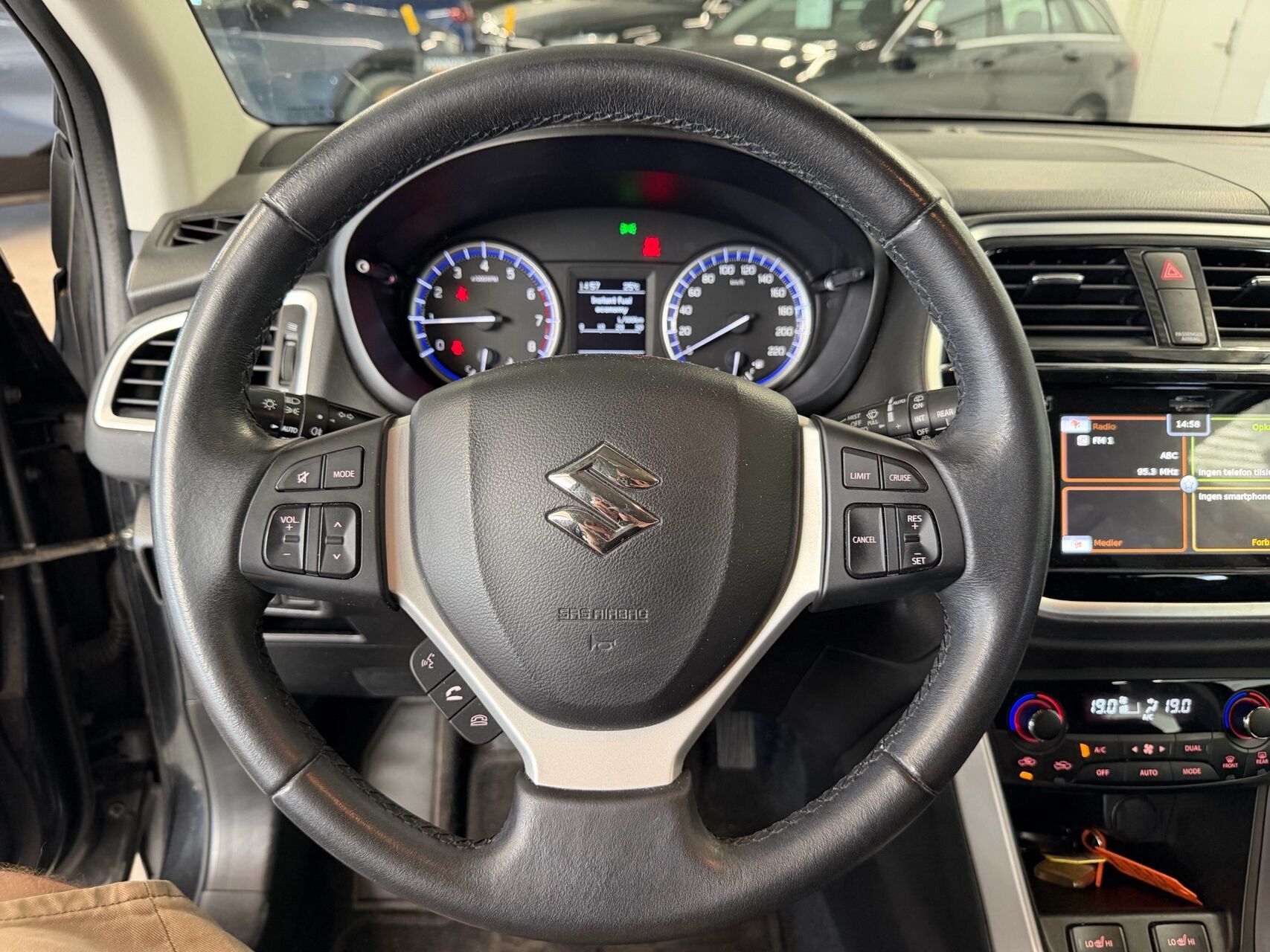 Billede af Suzuki S-Cross 1,0 Boosterjet Active 112HK 5d