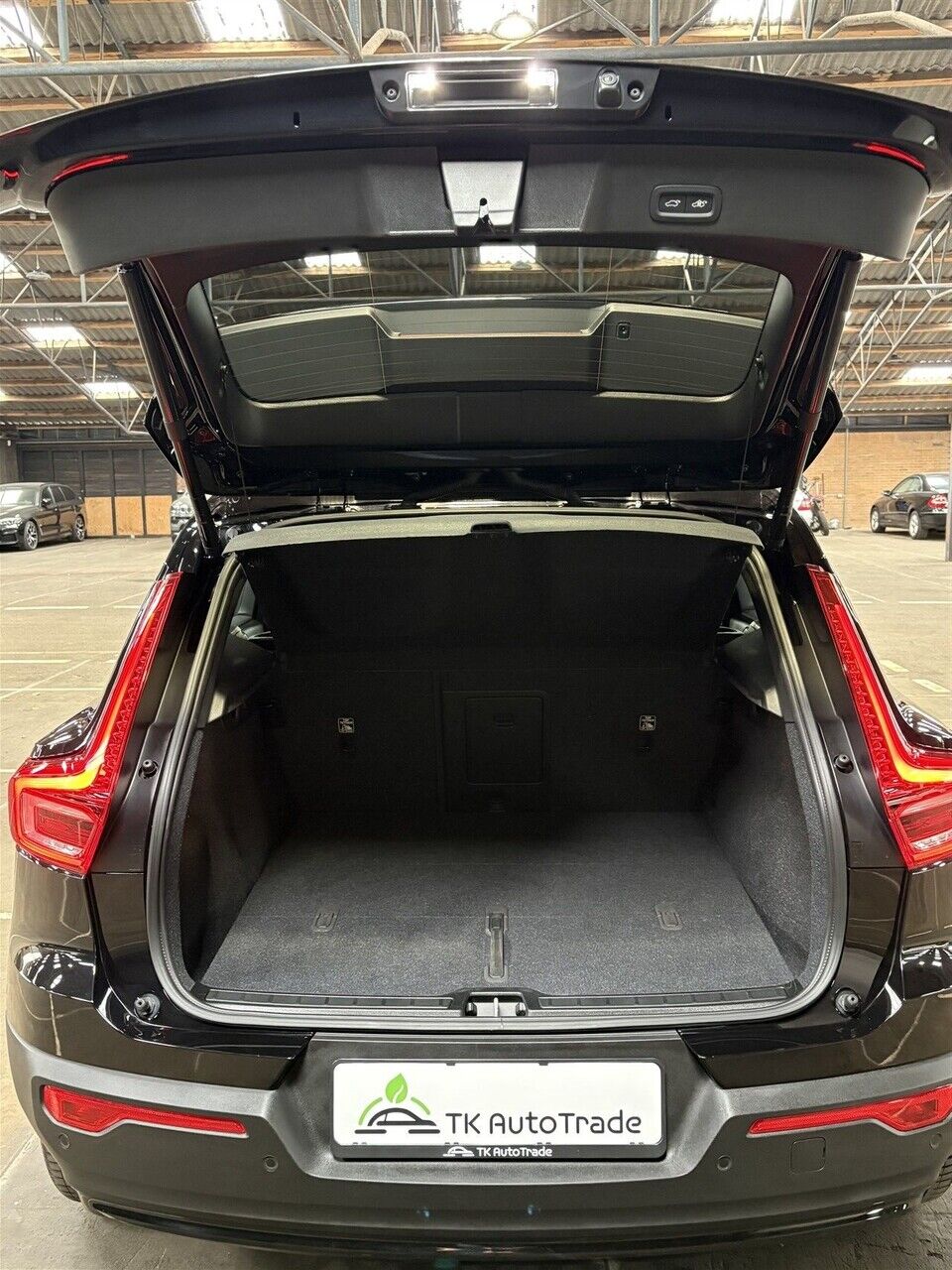Billede af Volvo EX40 Single Motor Extended Range Black Edition 252HK 5d Aut.