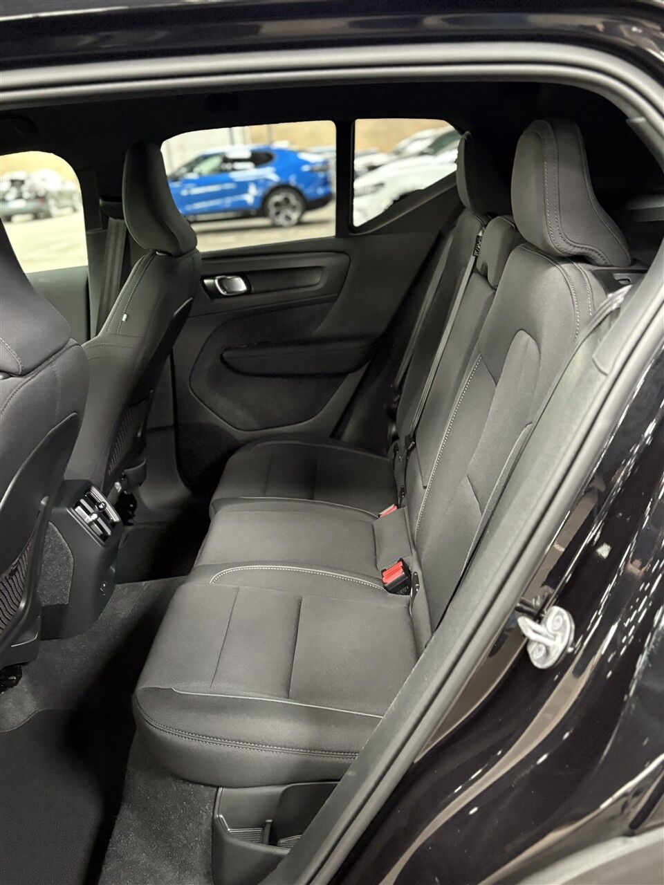 Billede af Volvo EX40 Single Motor Extended Range Black Edition 252HK 5d Aut.