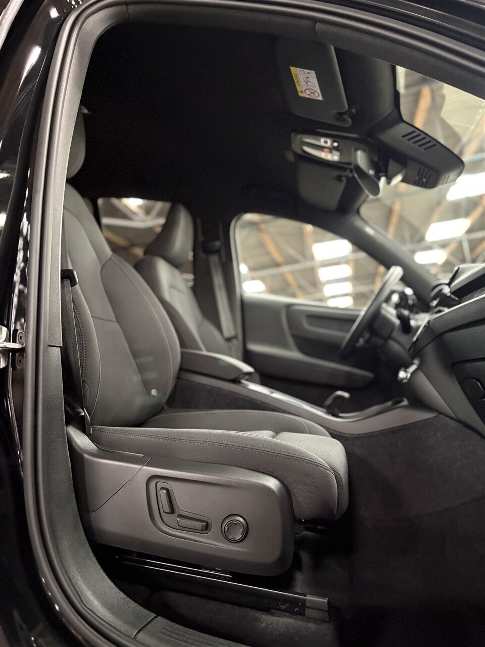 Billede af Volvo EX40 Single Motor Extended Range Black Edition 252HK 5d Aut.