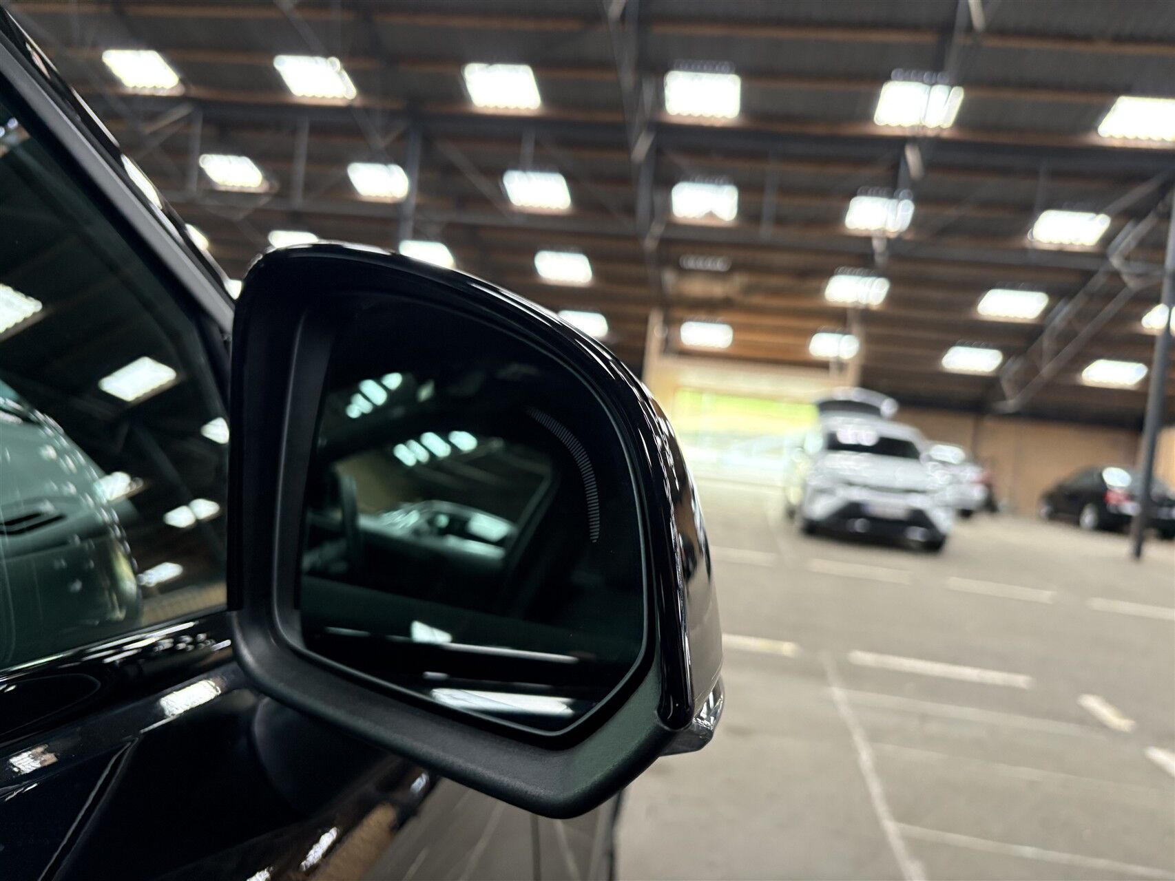 Billede af Volvo EX40 Single Motor Extended Range Black Edition 252HK 5d Aut.
