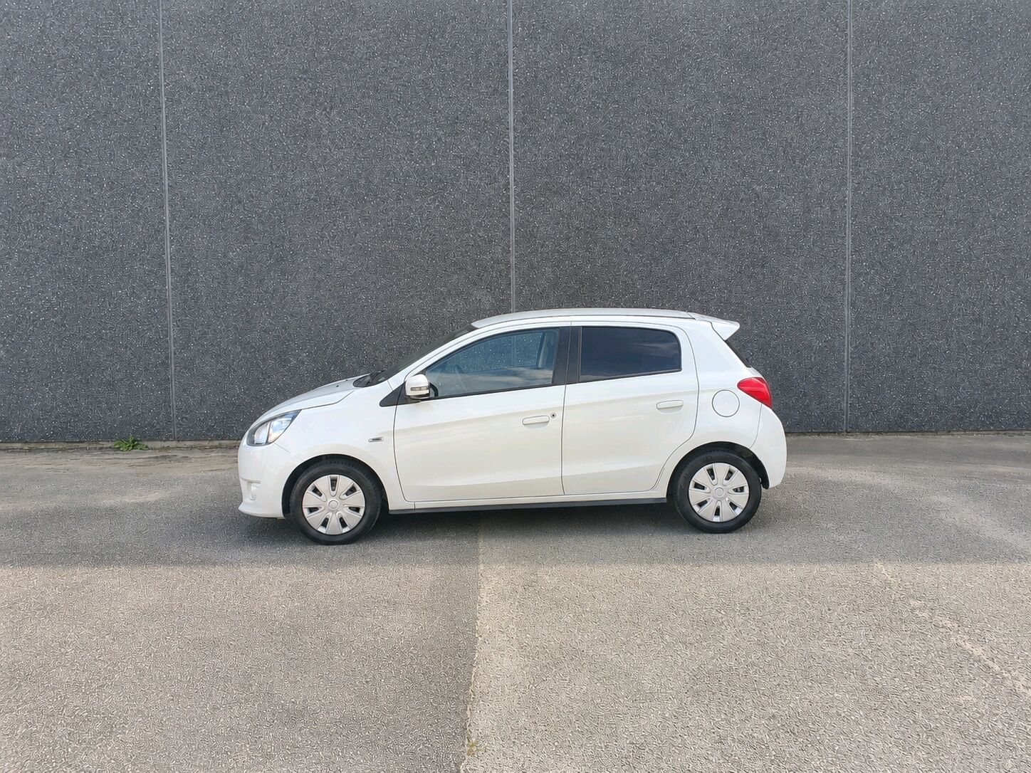 Billede af Mitsubishi Space Star 1,2 Inbeat 80HK 5d