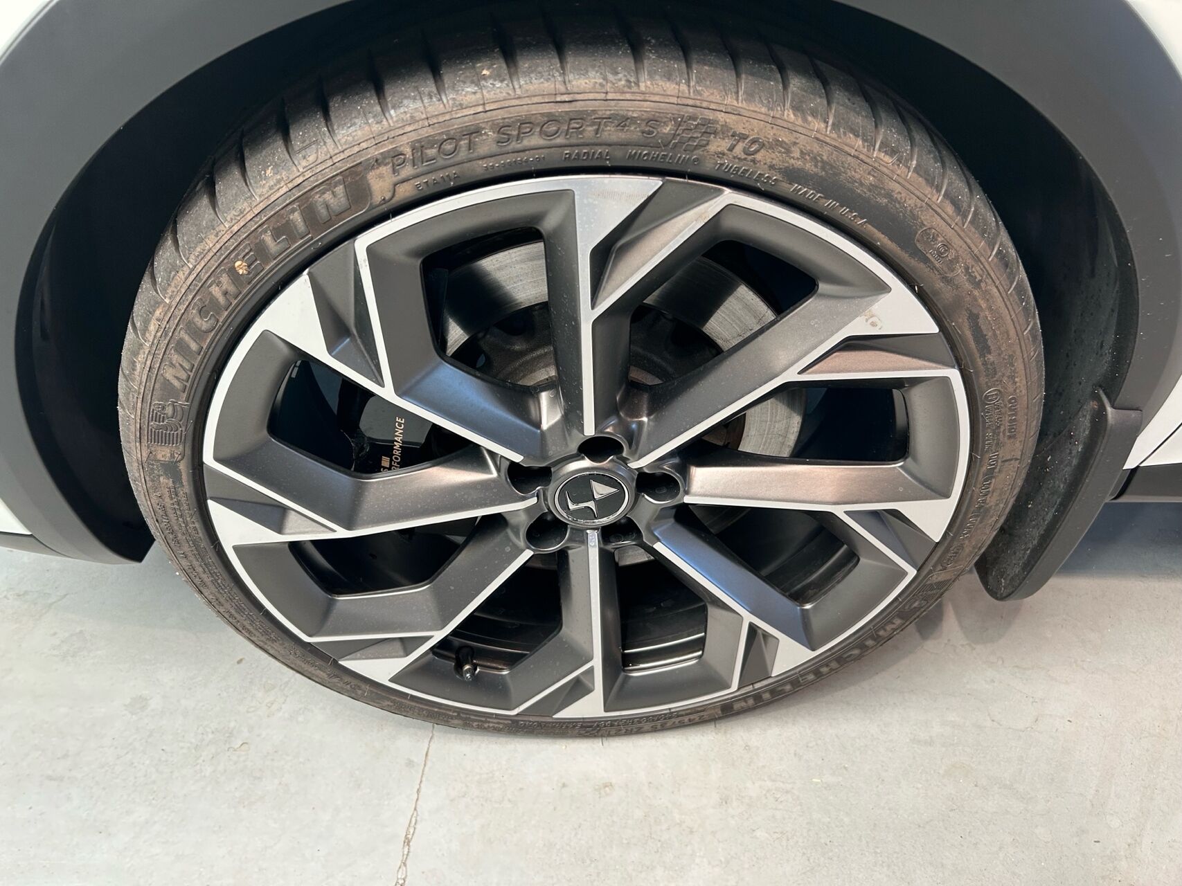 Billede af DS DS7 Crossback 1,6 E-Tense  Plugin-hybrid Rivoli AWD EAT8 360HK 5d 8g Aut.