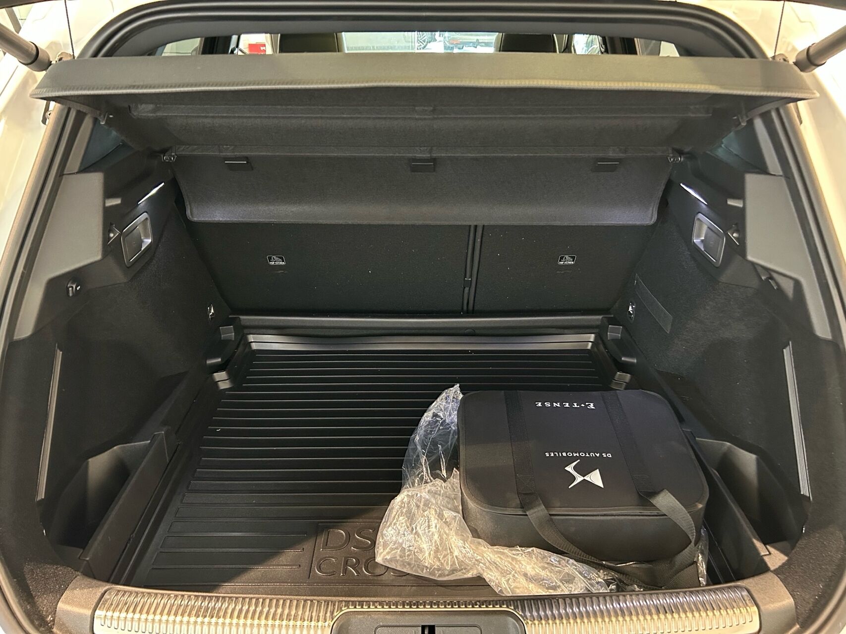 Billede af DS DS7 Crossback 1,6 E-Tense  Plugin-hybrid Rivoli AWD EAT8 360HK 5d 8g Aut.