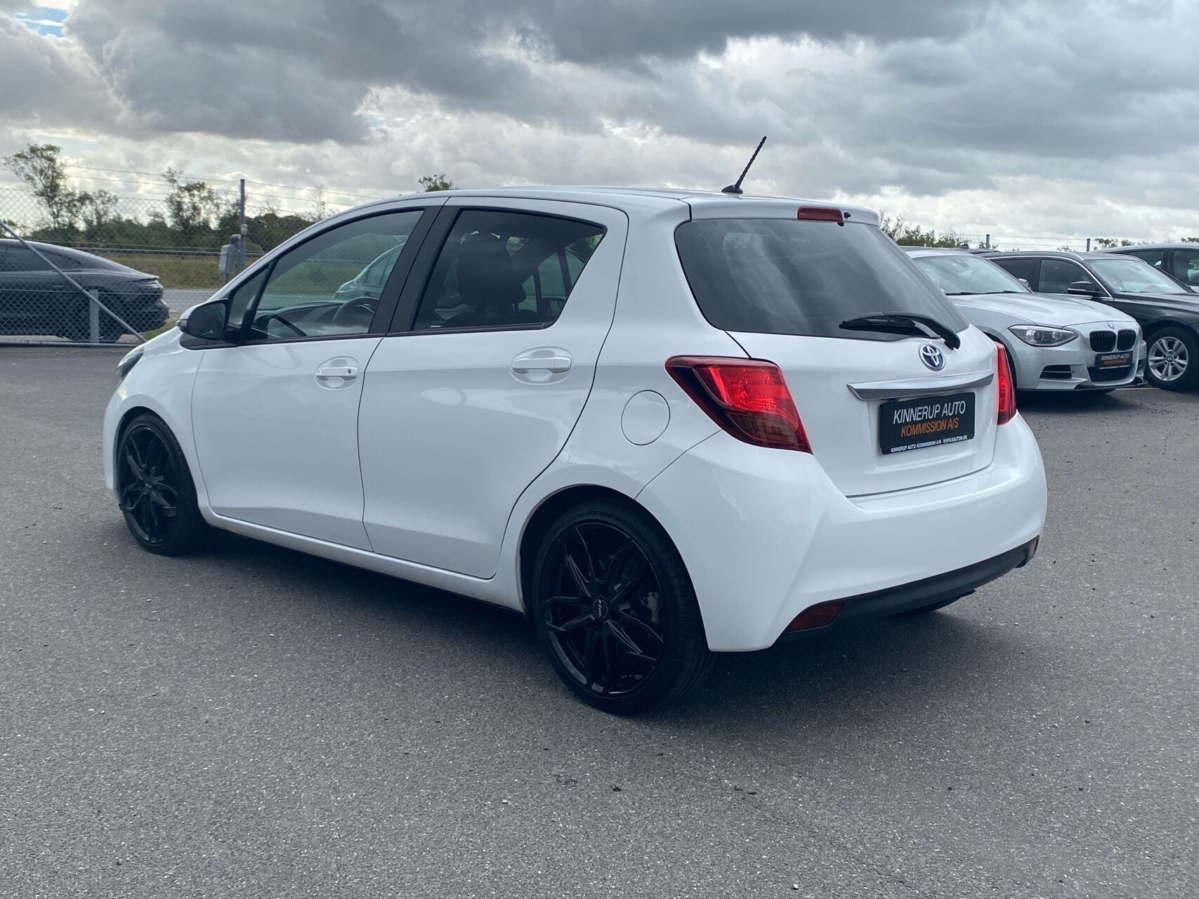Billede af Toyota Yaris 1,5 Hybrid H2 E-CVT 100HK 5d Trinl. Gear