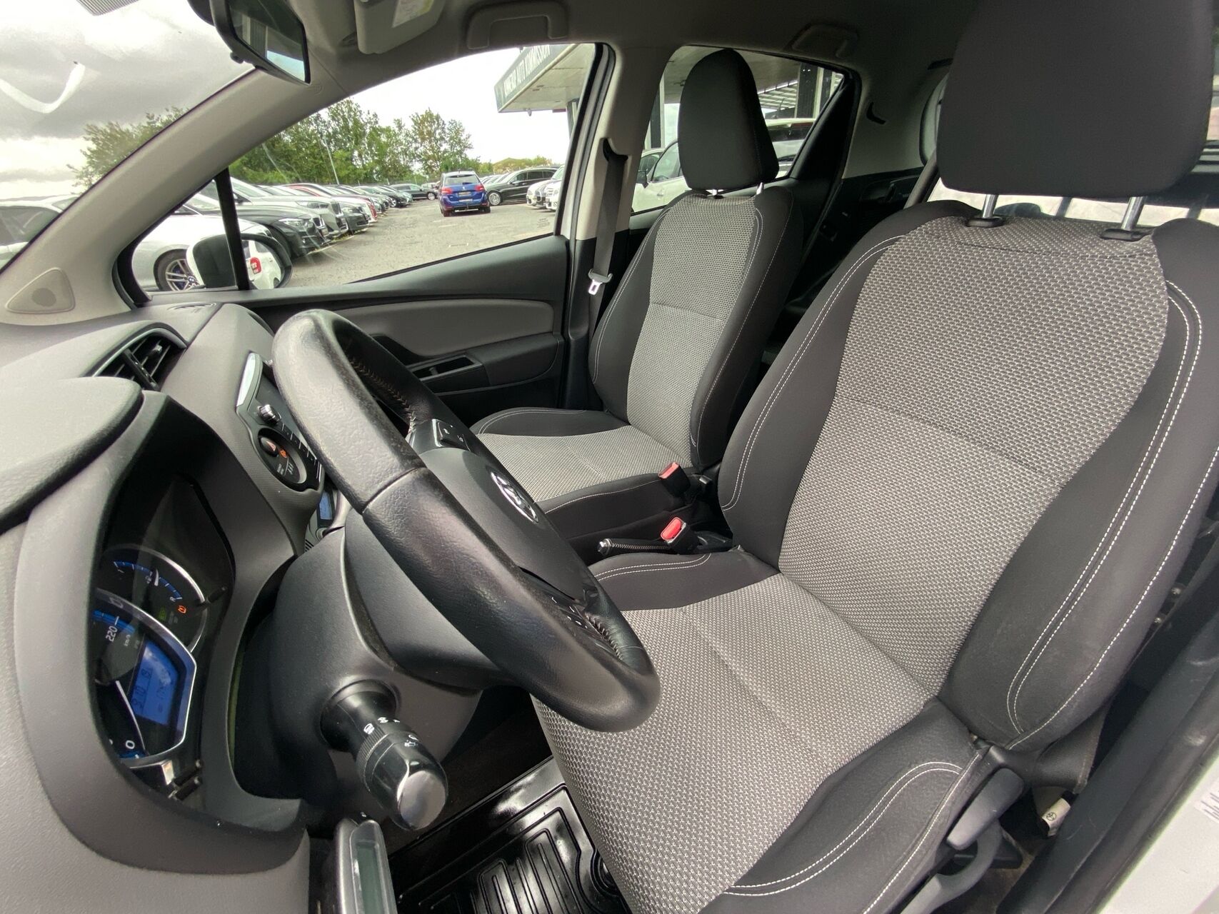 Billede af Toyota Yaris 1,5 Hybrid H2 E-CVT 100HK 5d Trinl. Gear