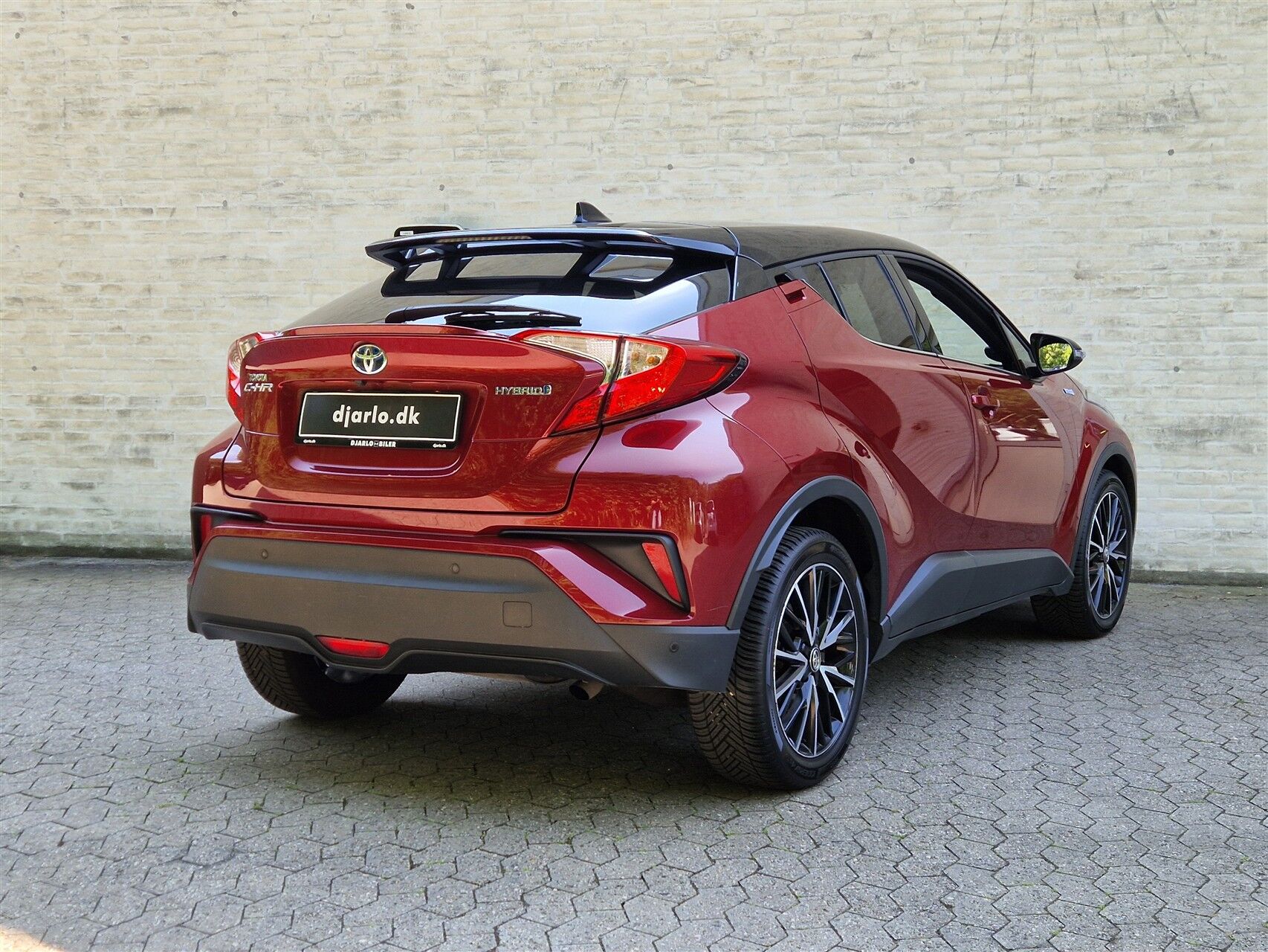 Billede af Toyota C-HR 1,8 Hybrid Selected Bi-tone Multidrive S 122HK 5d Aut.