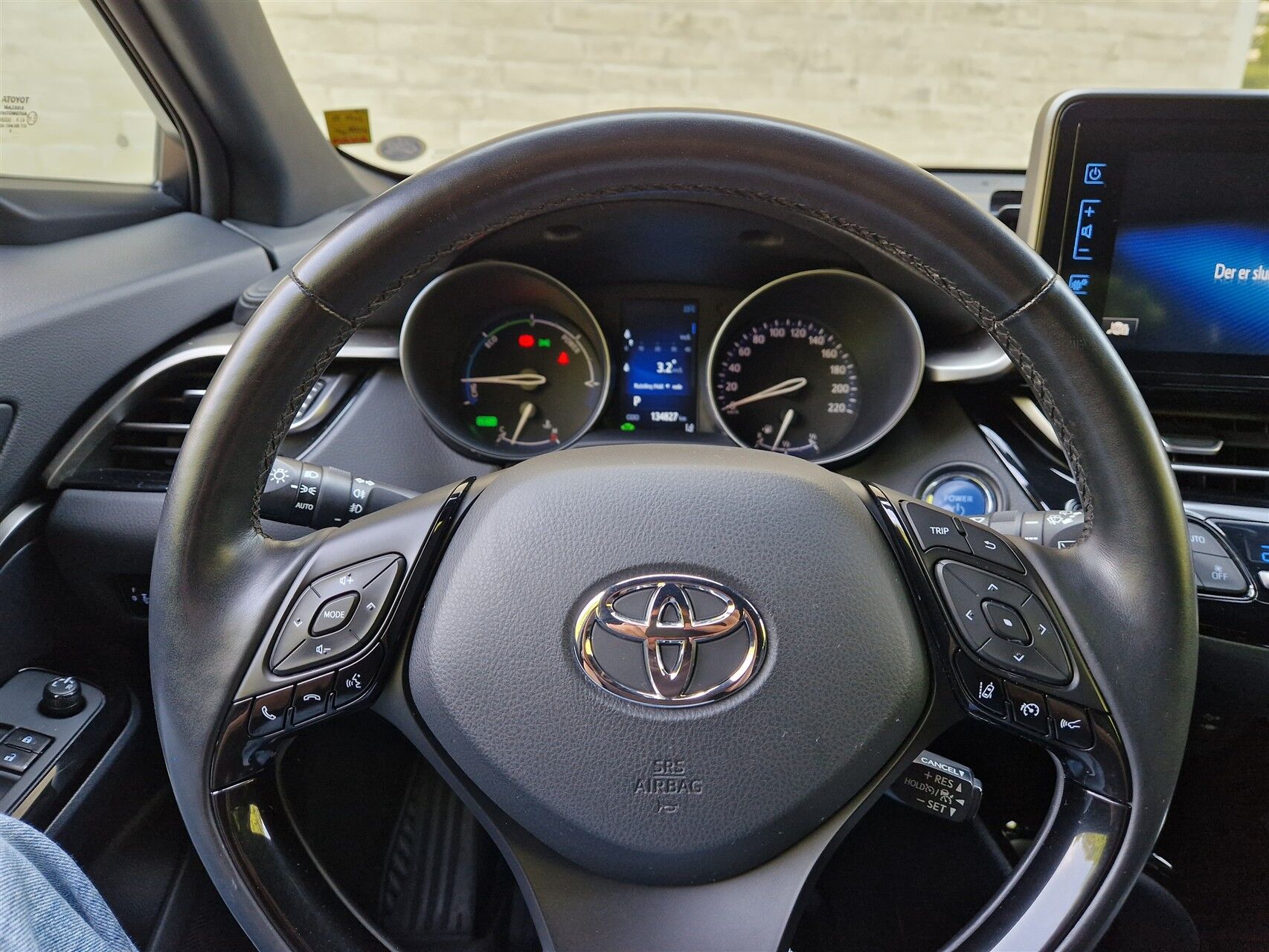 Billede af Toyota C-HR 1,8 Hybrid Selected Bi-tone Multidrive S 122HK 5d Aut.
