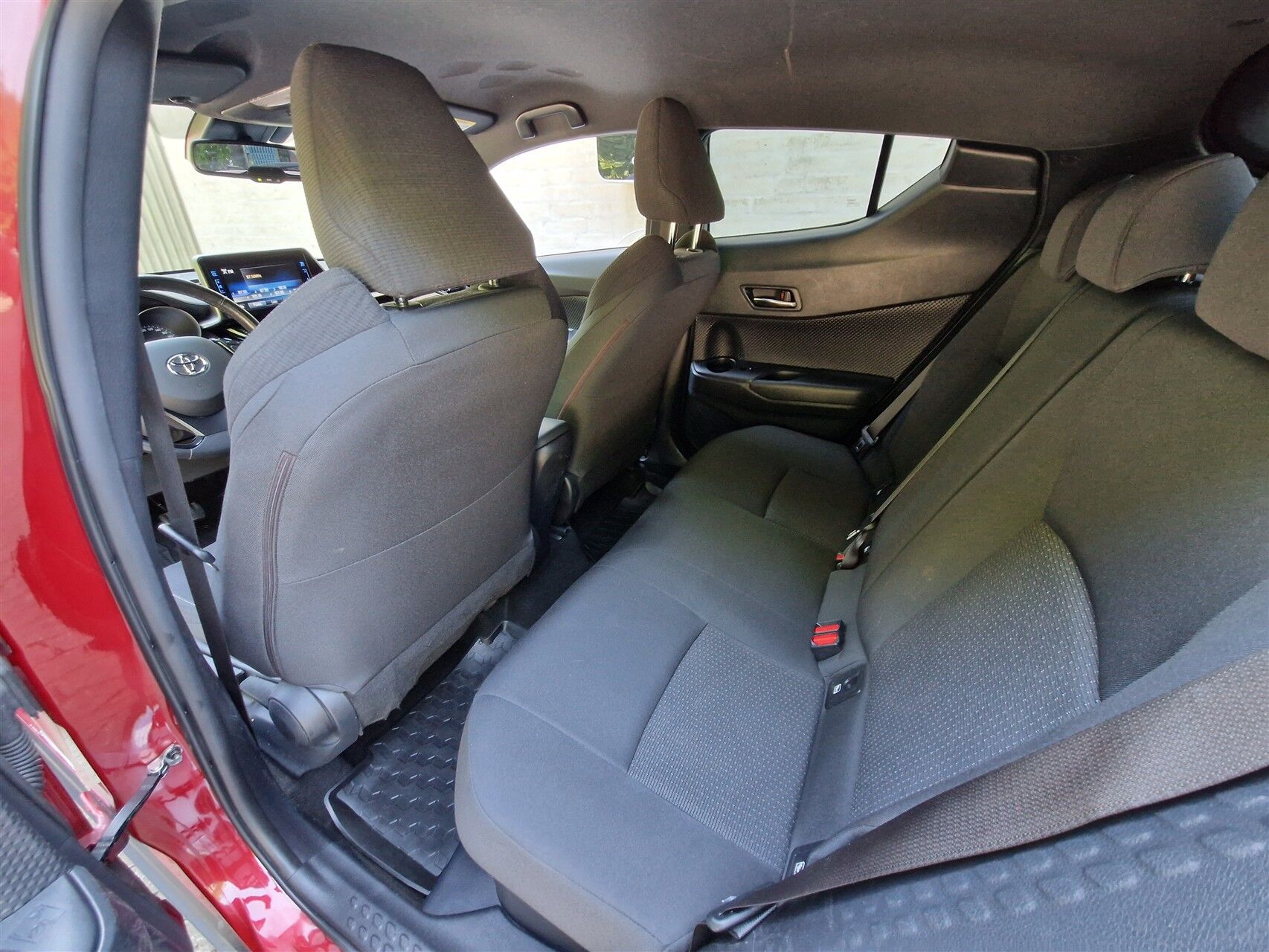 Billede af Toyota C-HR 1,8 Hybrid Selected Bi-tone Multidrive S 122HK 5d Aut.