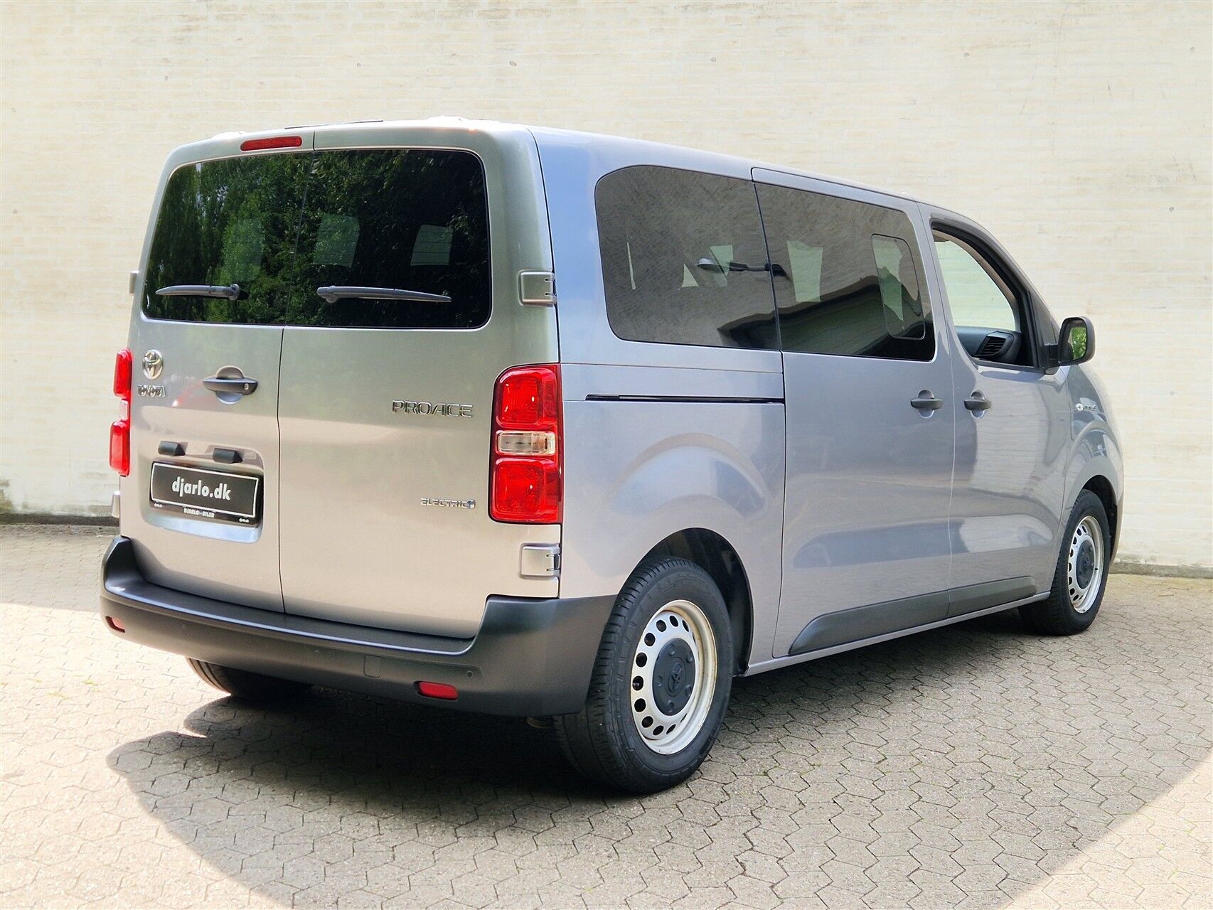 Billede af Toyota Proace Verso Electric Medium EL Combi m/Dobbelt bagdør, En Skydedør 136HK Aut.